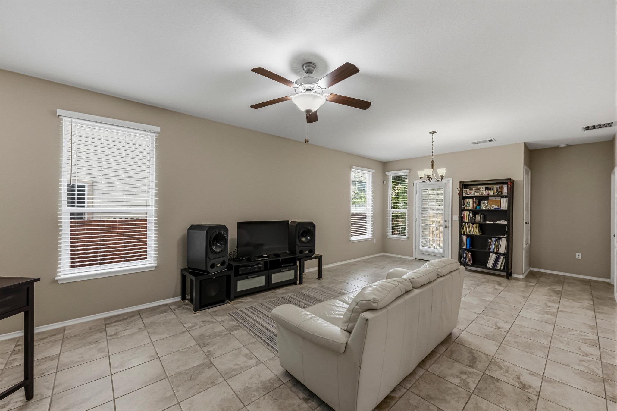 14620 Goshawk Dr, Pflugerville, TX 78660