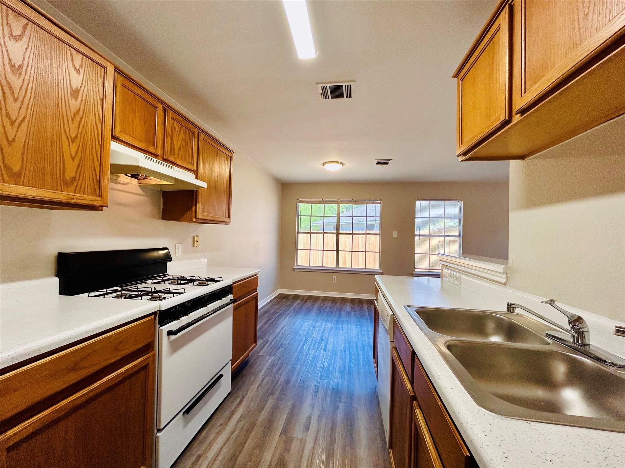 8511 Apple Carrie Cv # B, Austin, TX 78745