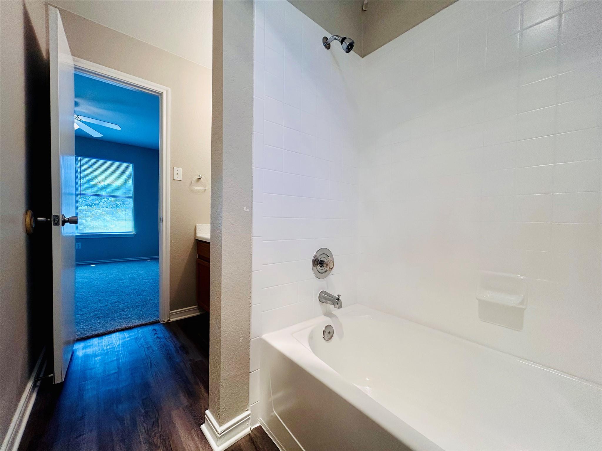 8511 Apple Carrie Cv # B, Austin, TX 78745