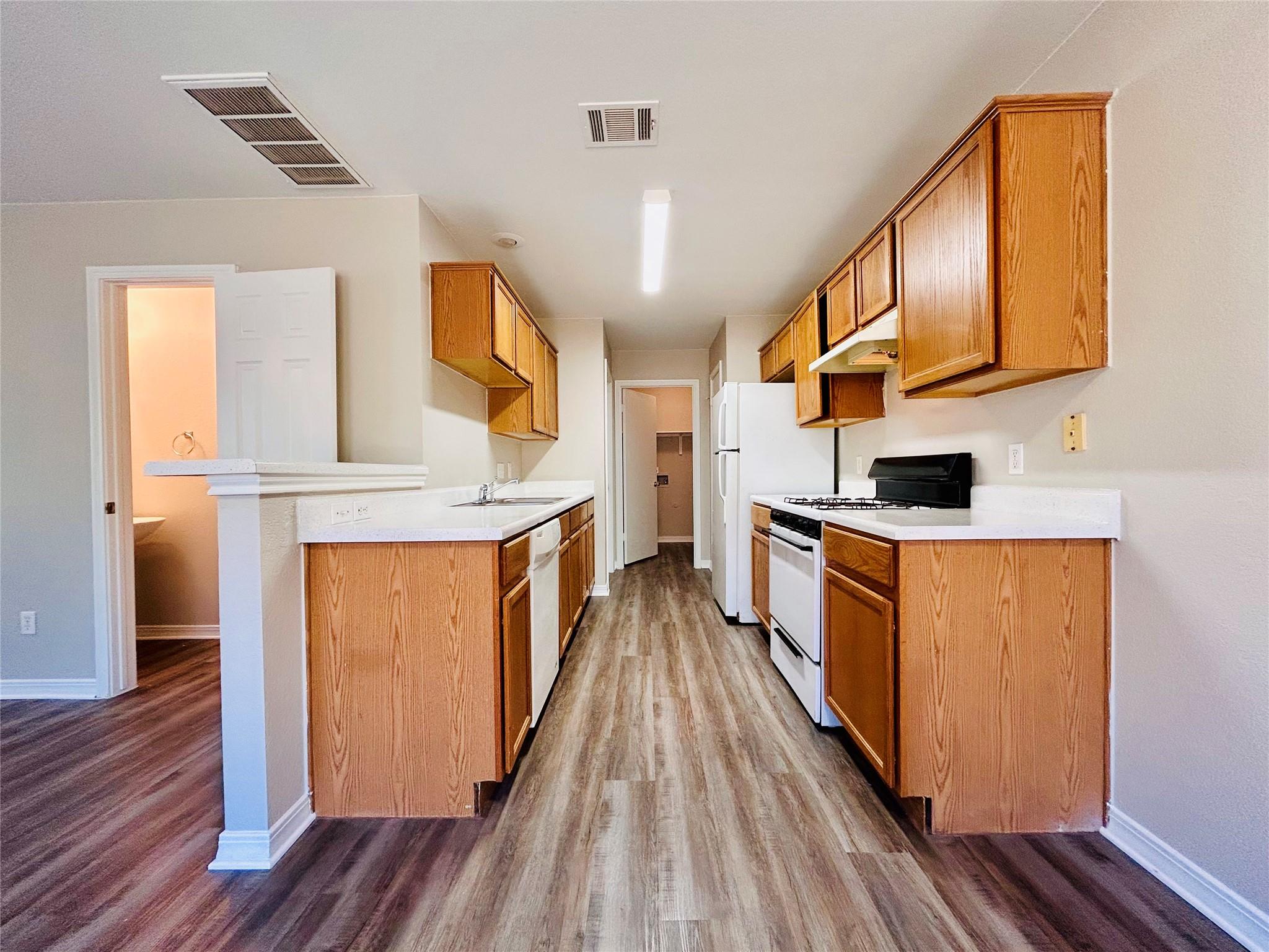 8511 Apple Carrie Cv # B, Austin, TX 78745