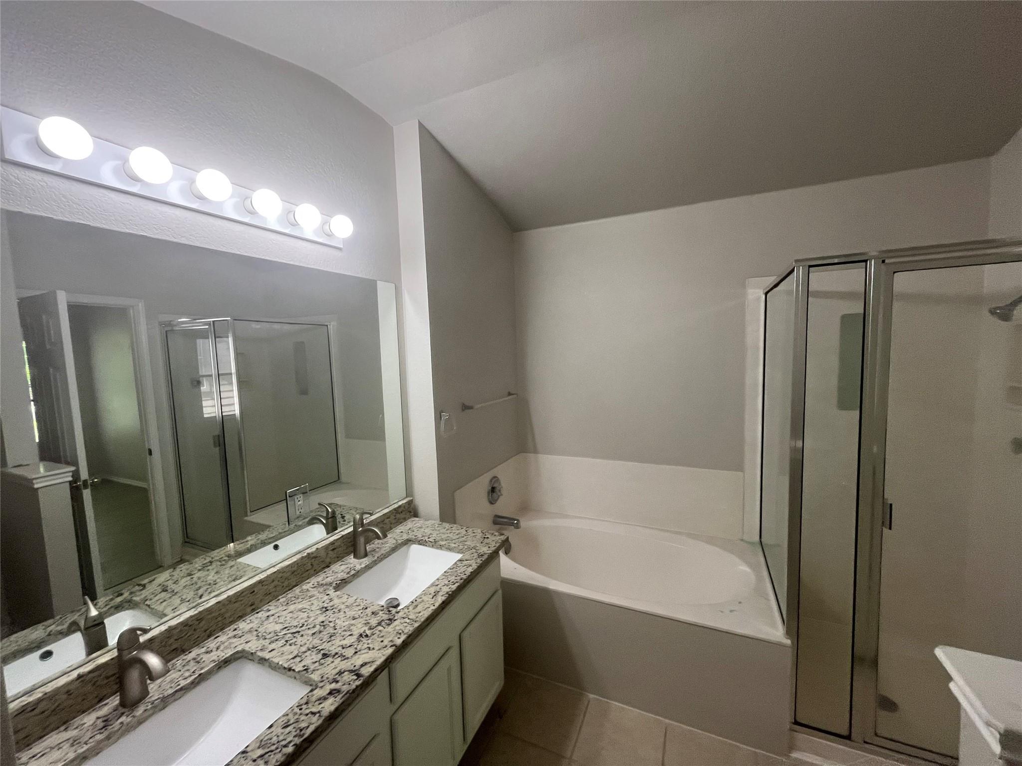 713 Hogan Dr, Kyle, TX 78640