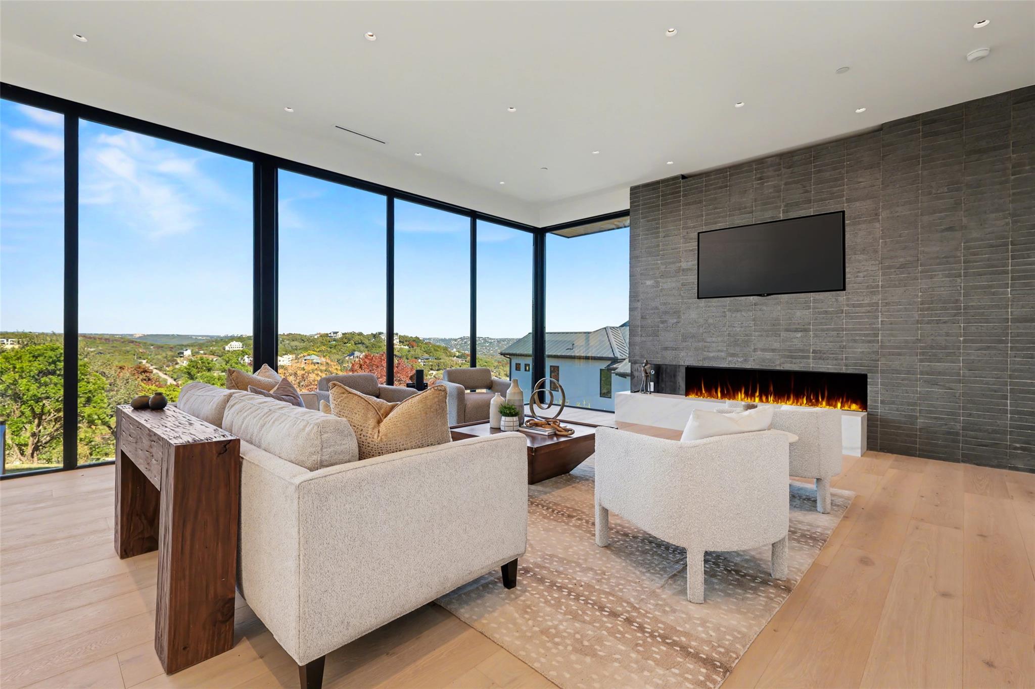 2404 Camino Alto Rd, West Lake Hills, TX 78746