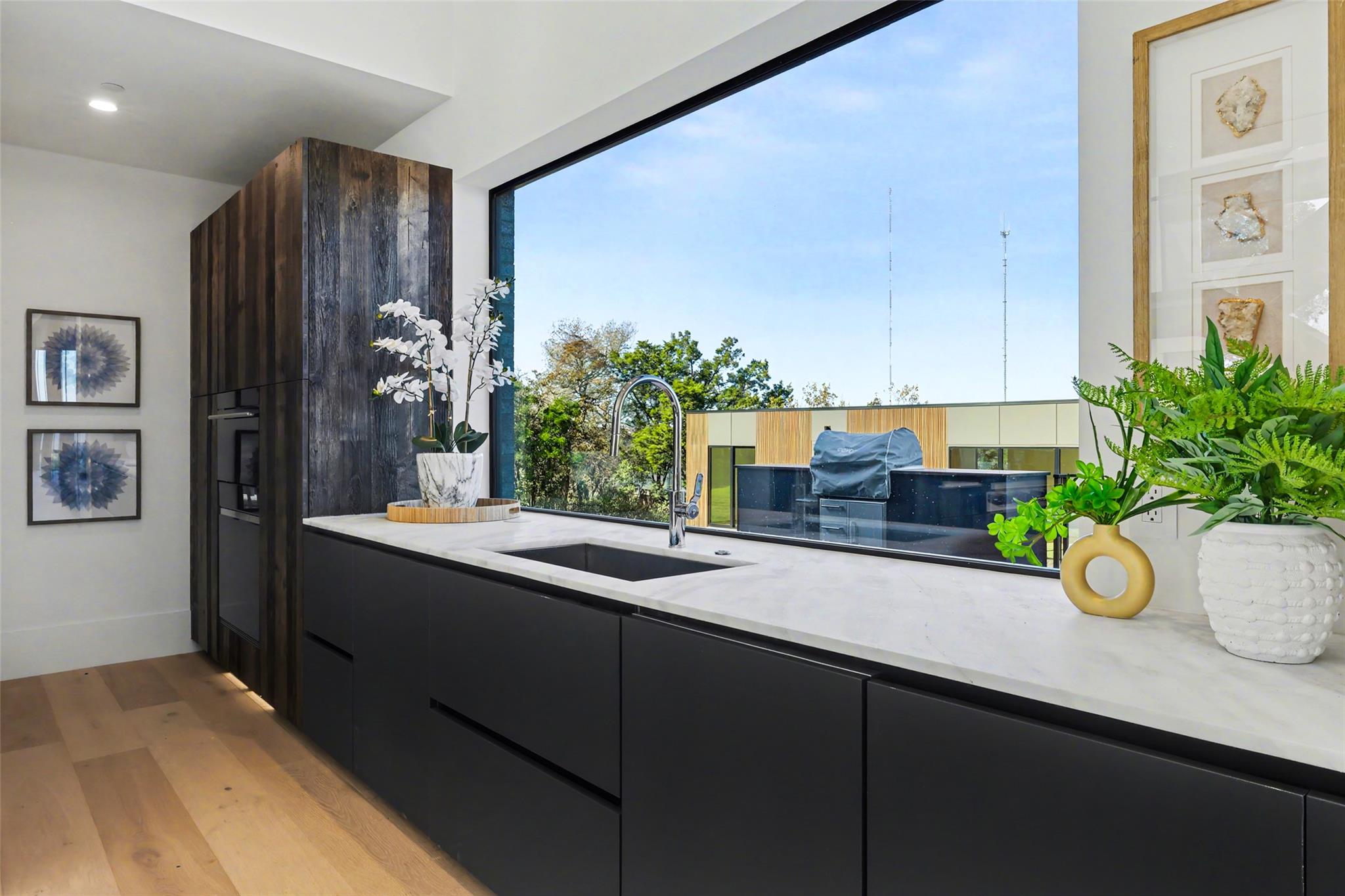 2404 Camino Alto Rd, West Lake Hills, TX 78746