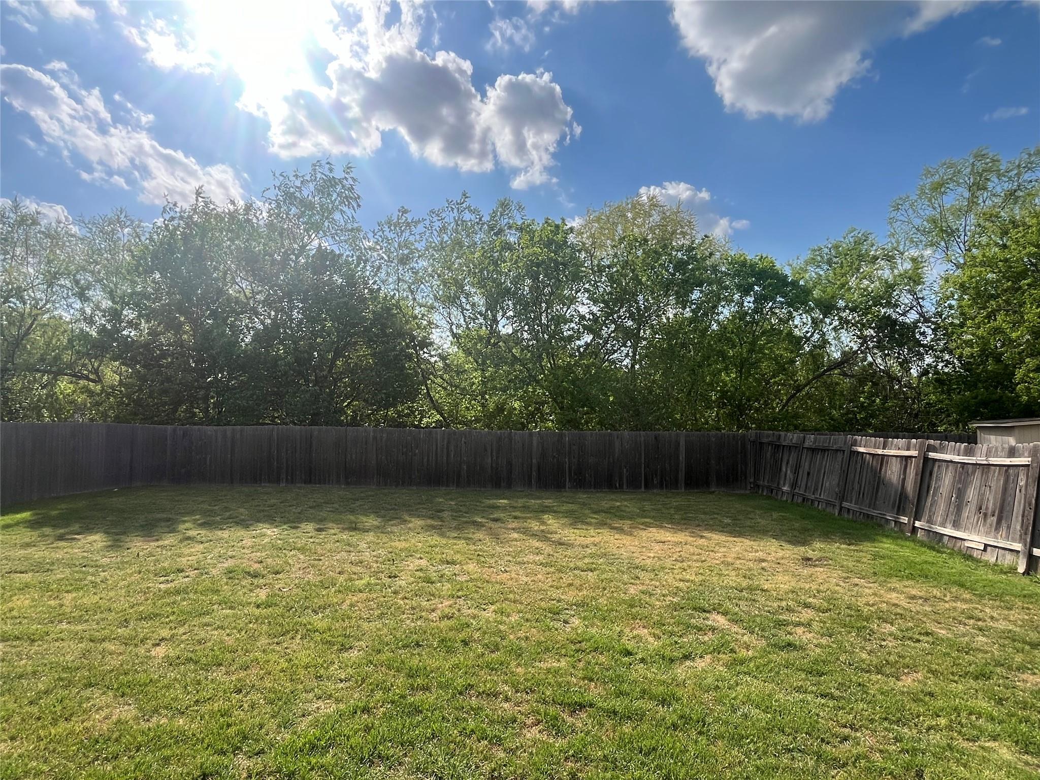 221 Gainer Dr, Hutto, TX 78634