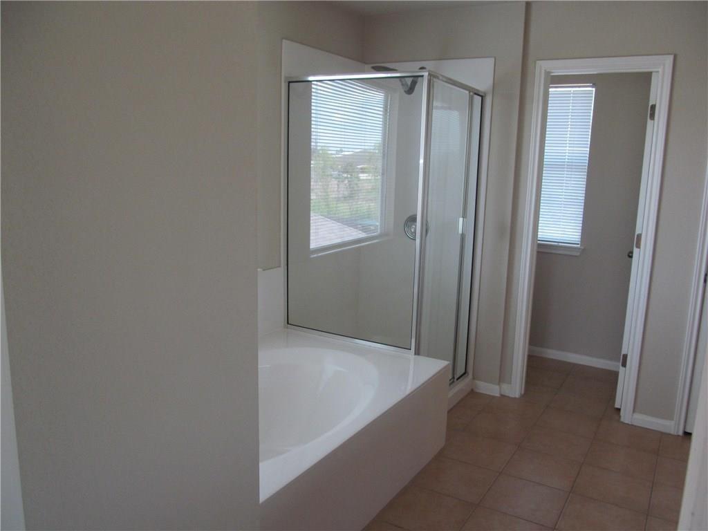 221 Gainer Dr, Hutto, TX 78634