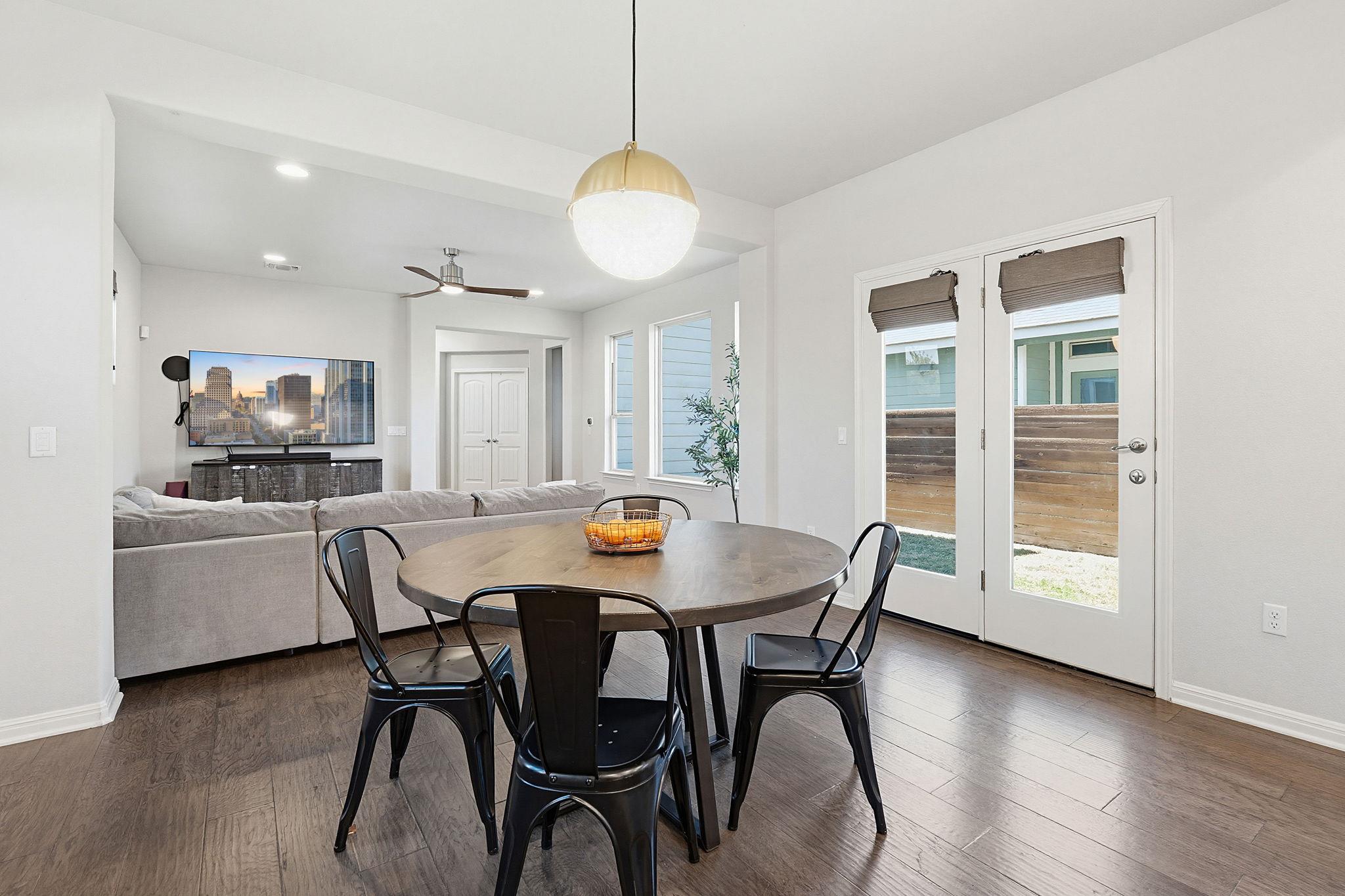 5820 Baythorne Dr, Austin, TX 78747