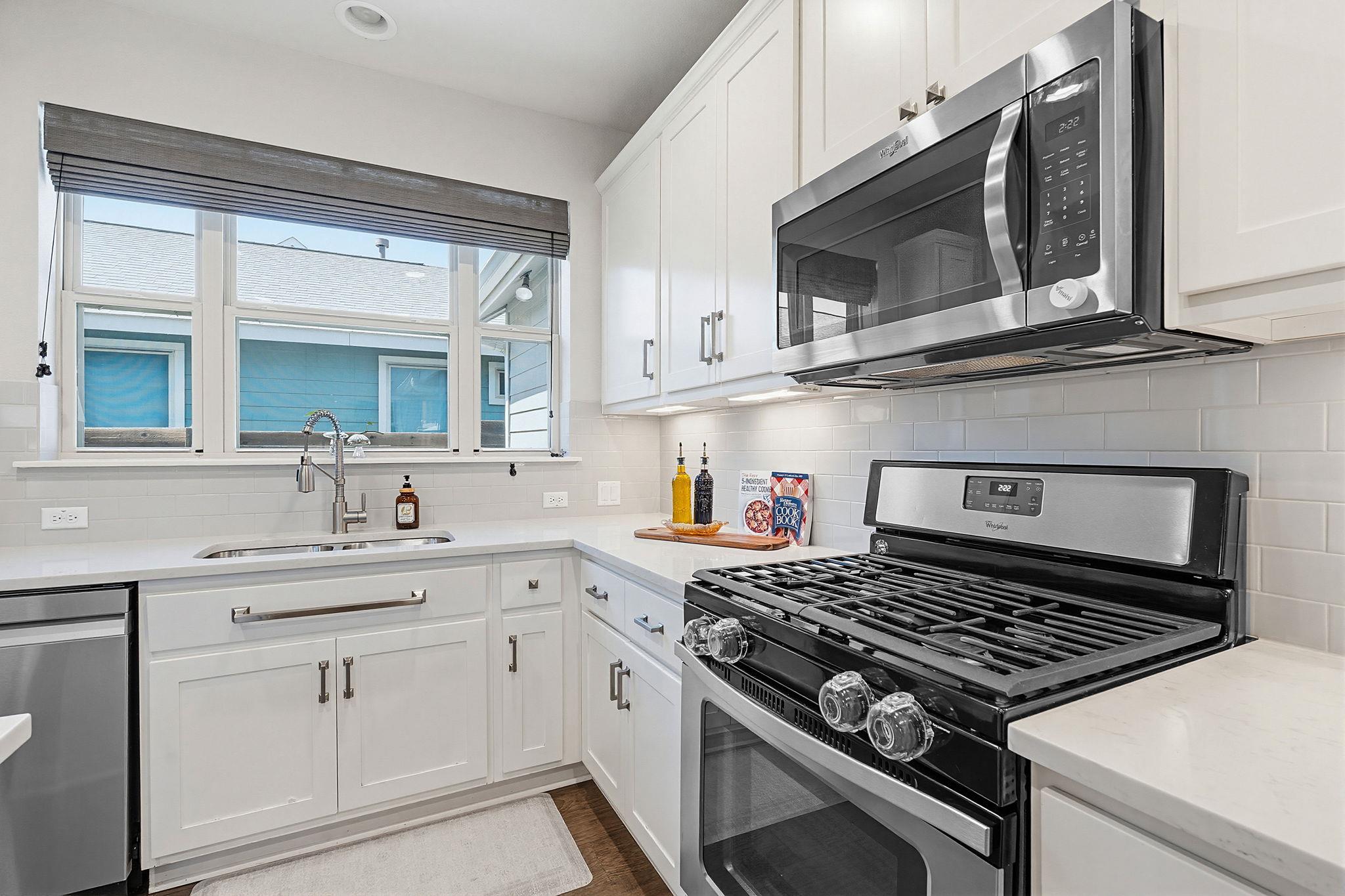 5820 Baythorne Dr, Austin, TX 78747