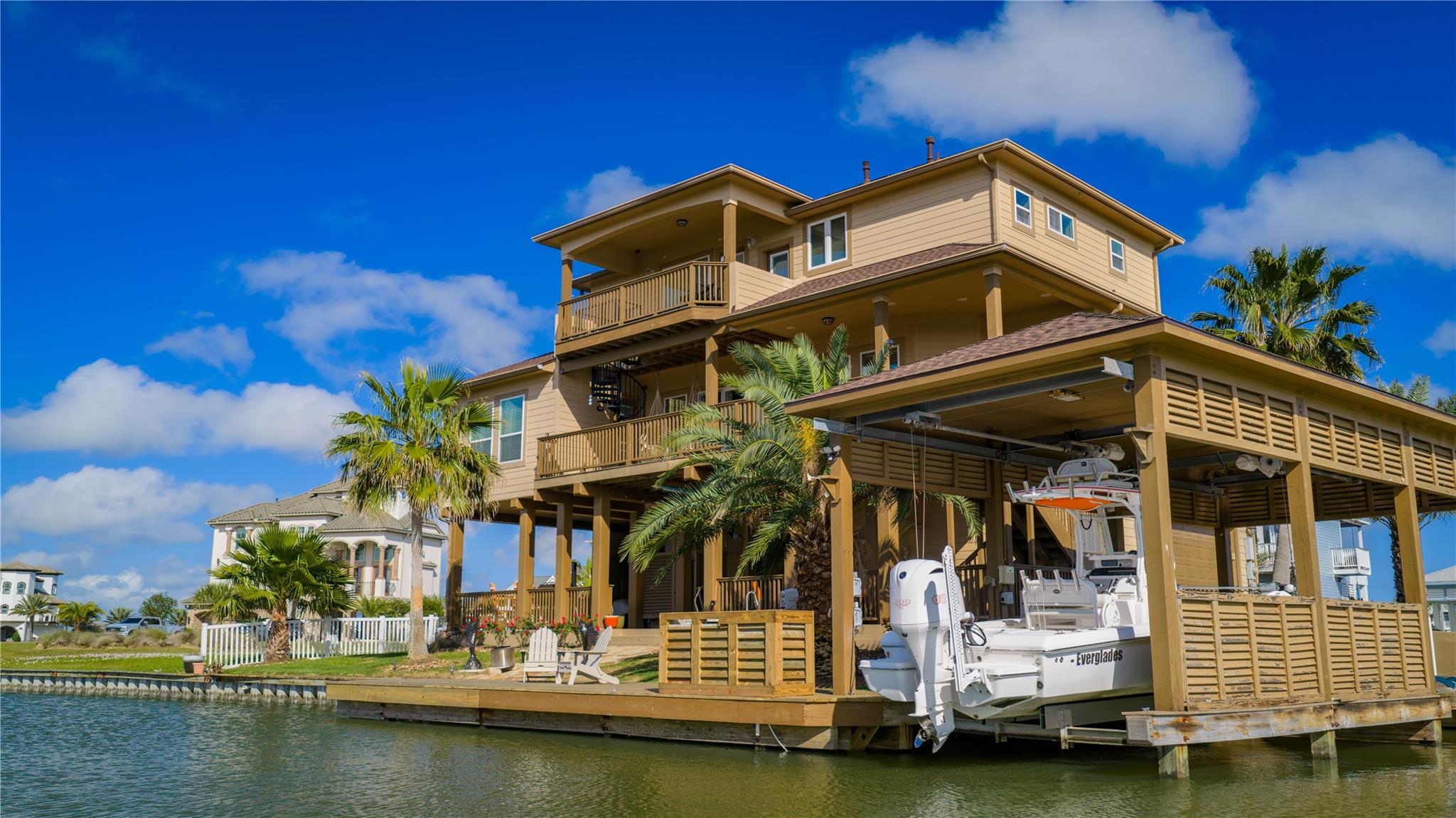 8 Loggerhead, Hitchcock, TX 77563