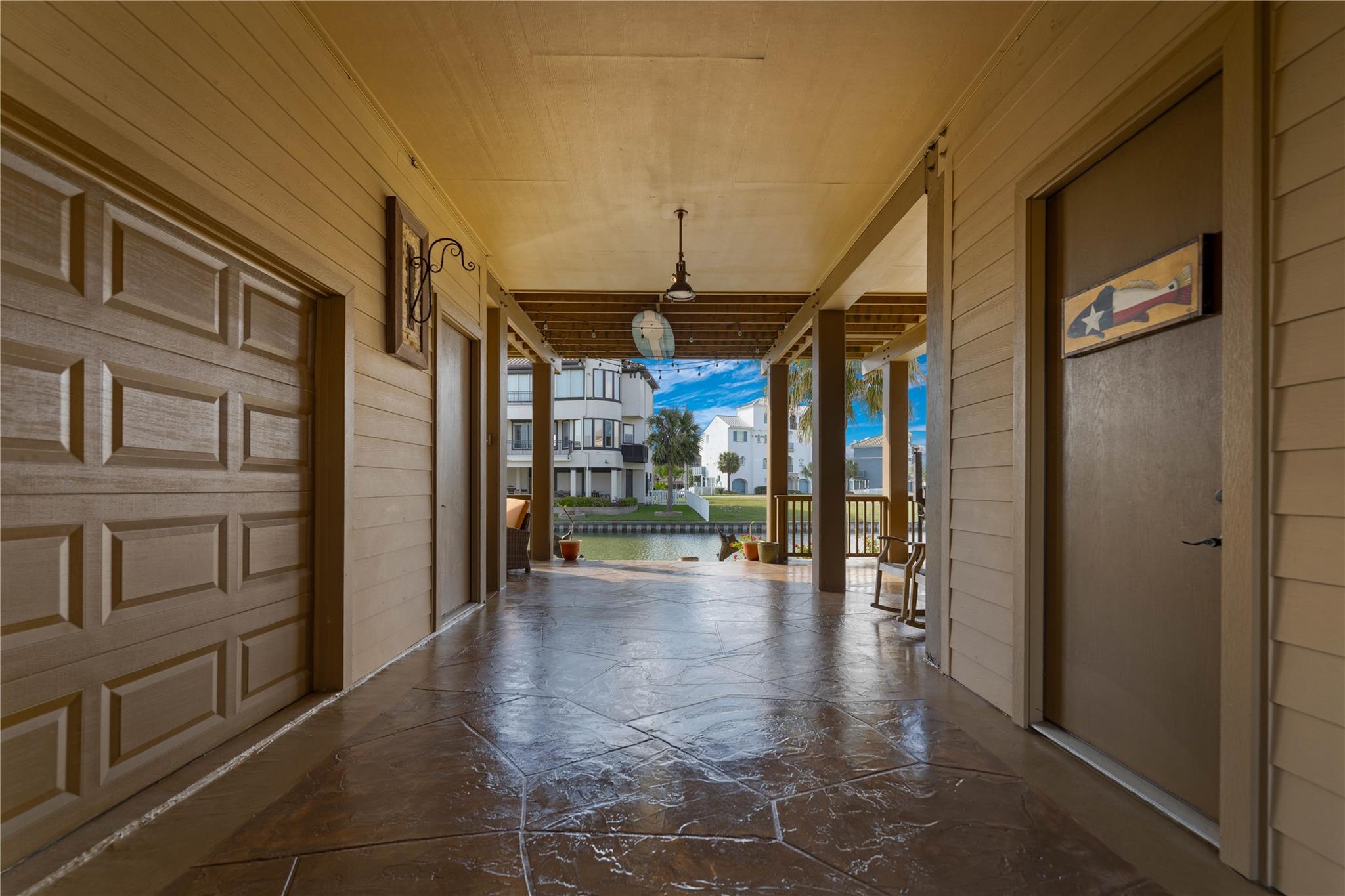 8 Loggerhead, Hitchcock, TX 77563