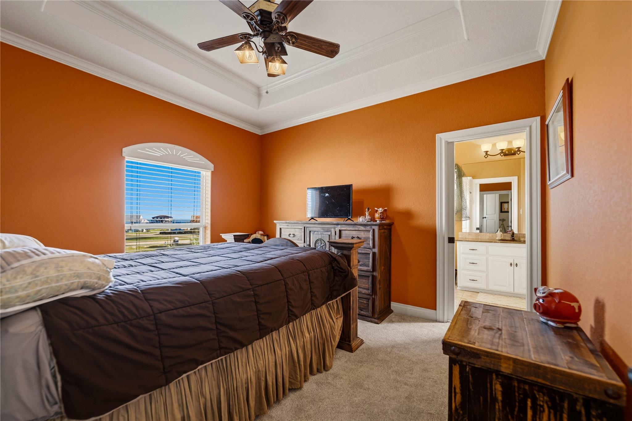 8 Loggerhead, Hitchcock, TX 77563