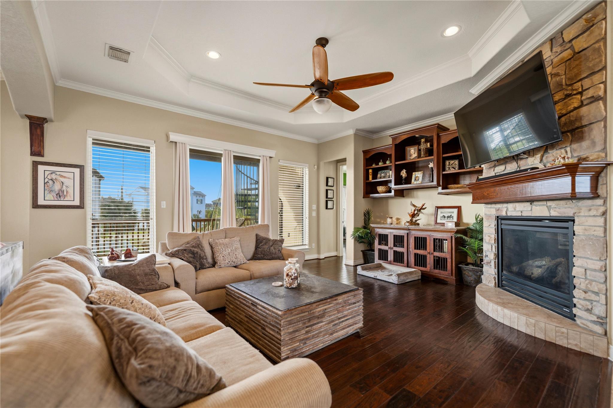 8 Loggerhead, Hitchcock, TX 77563