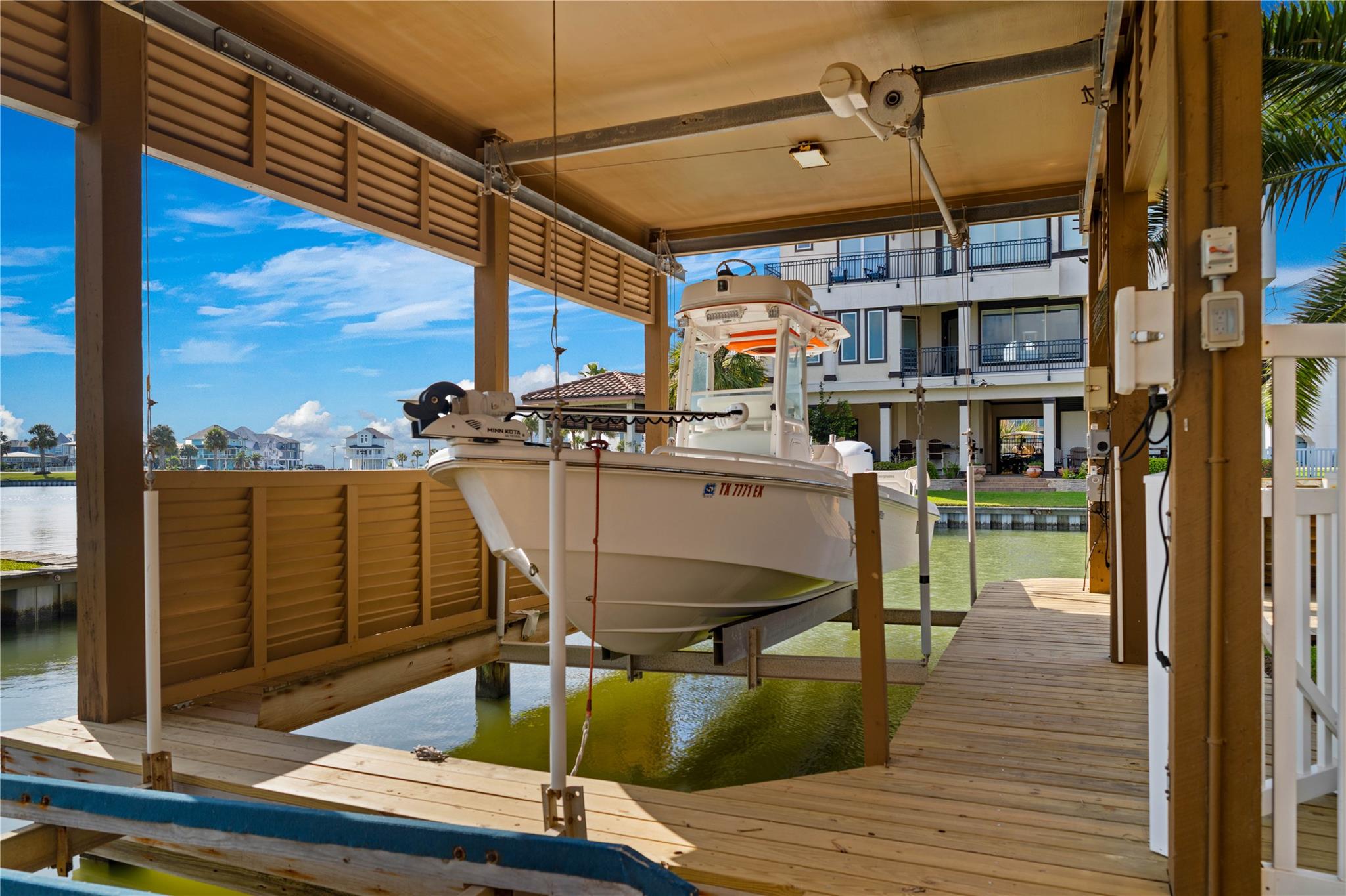 8 Loggerhead, Hitchcock, TX 77563