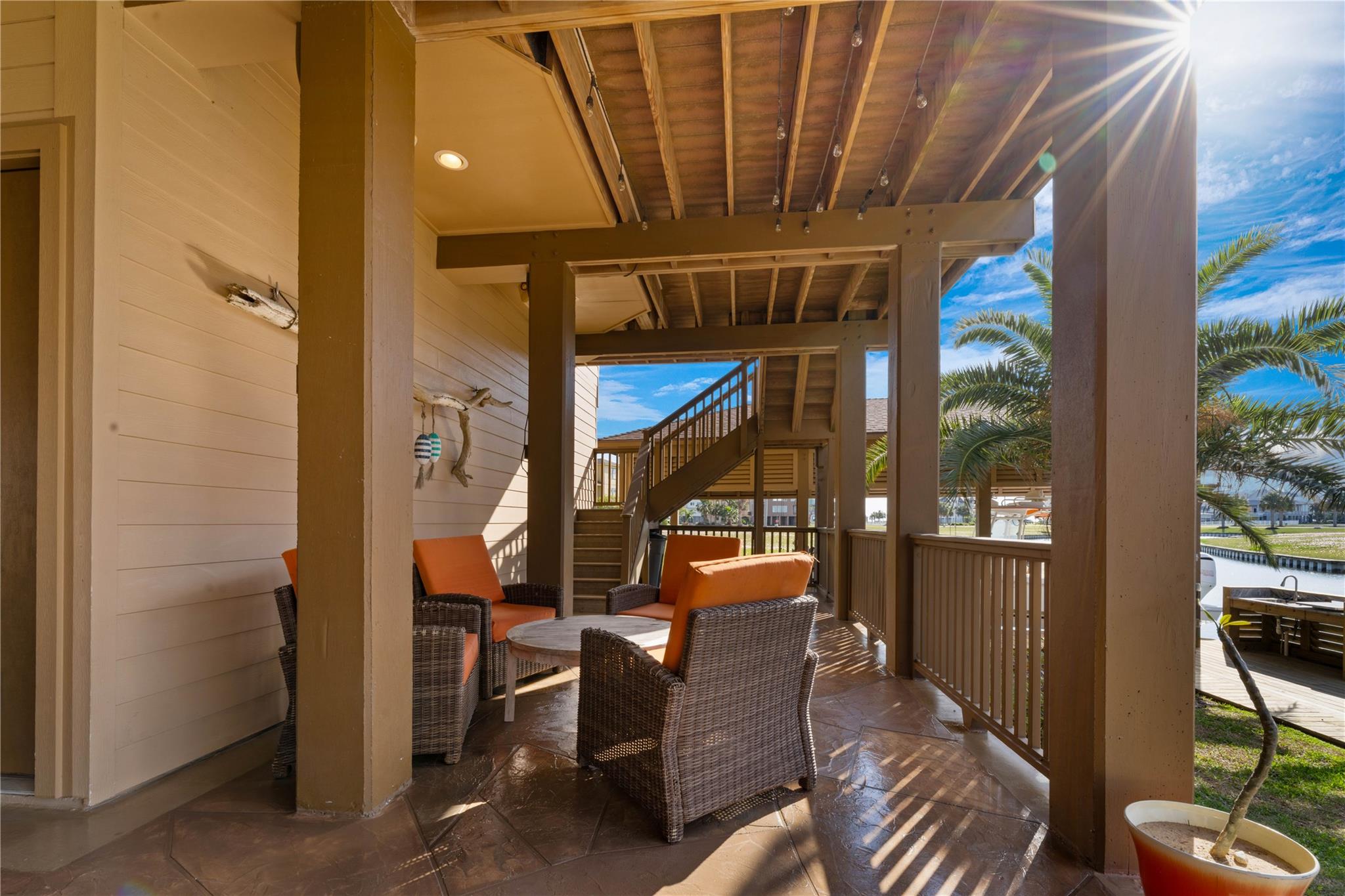 8 Loggerhead, Hitchcock, TX 77563