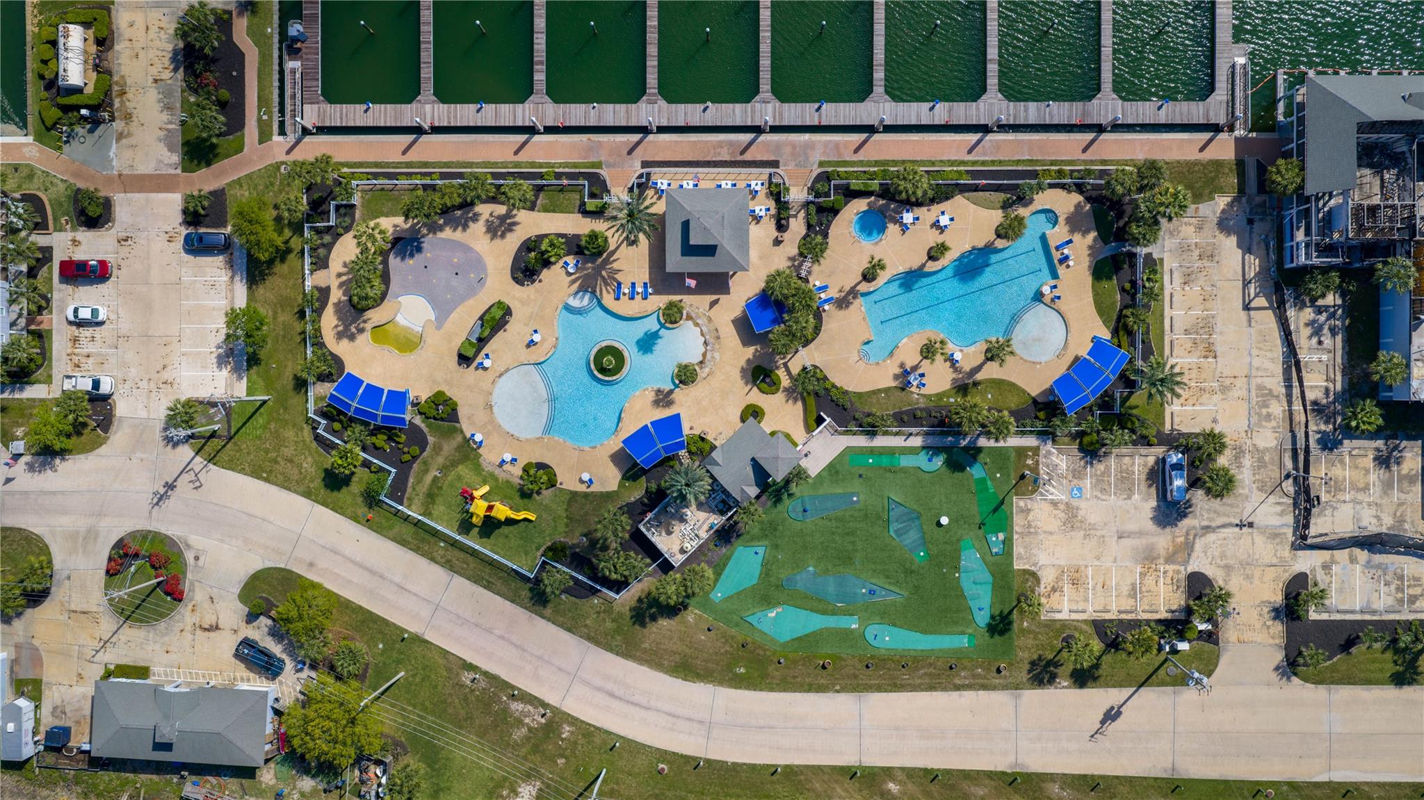 8 Loggerhead, Hitchcock, TX 77563