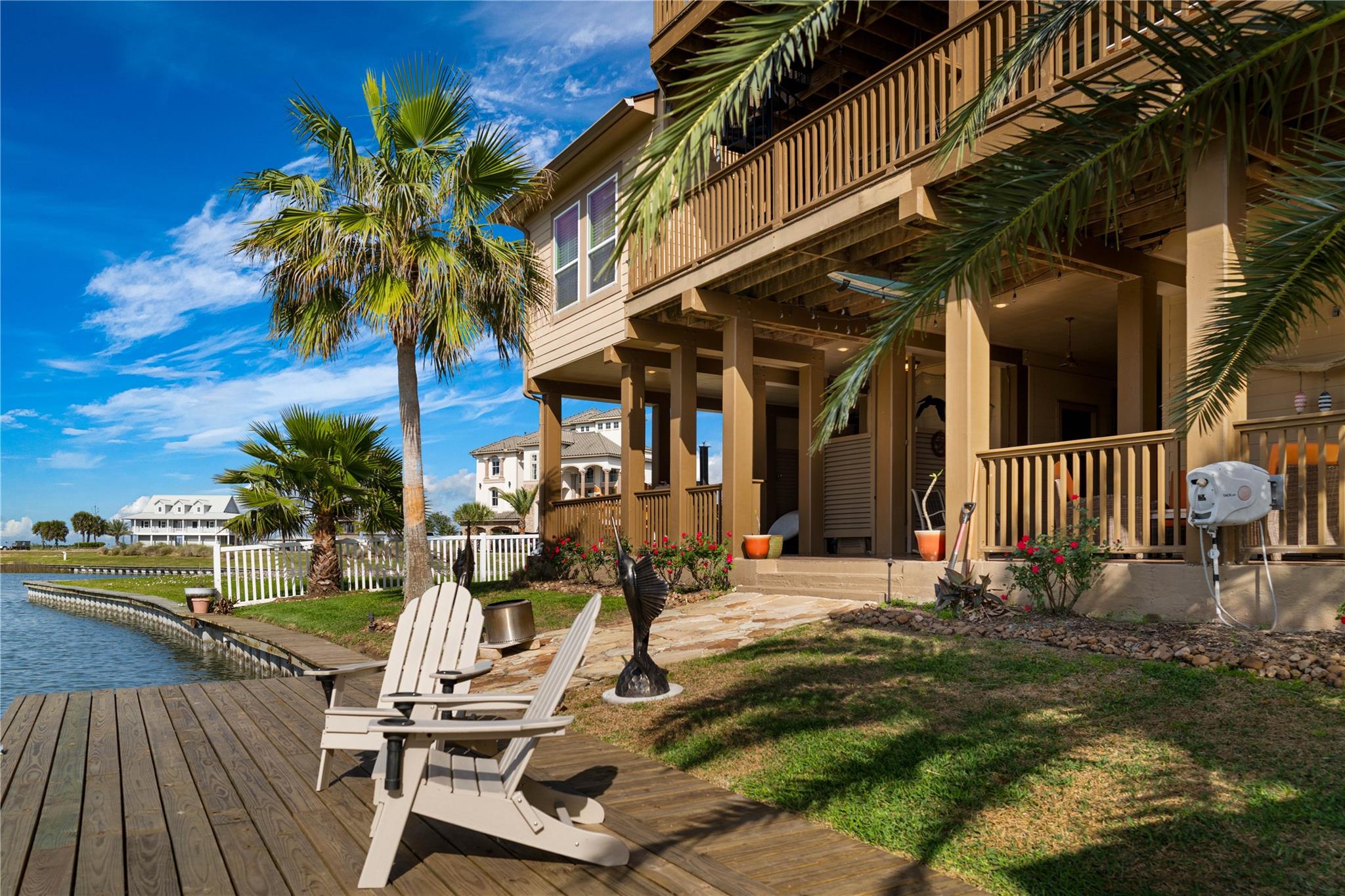 8 Loggerhead, Hitchcock, TX 77563