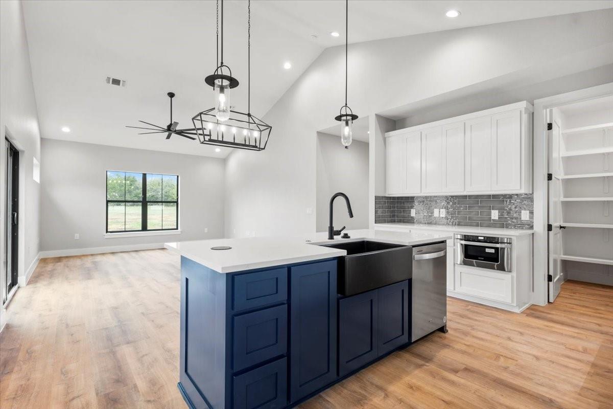 205 N Avenue, Johnson City, TX 78636