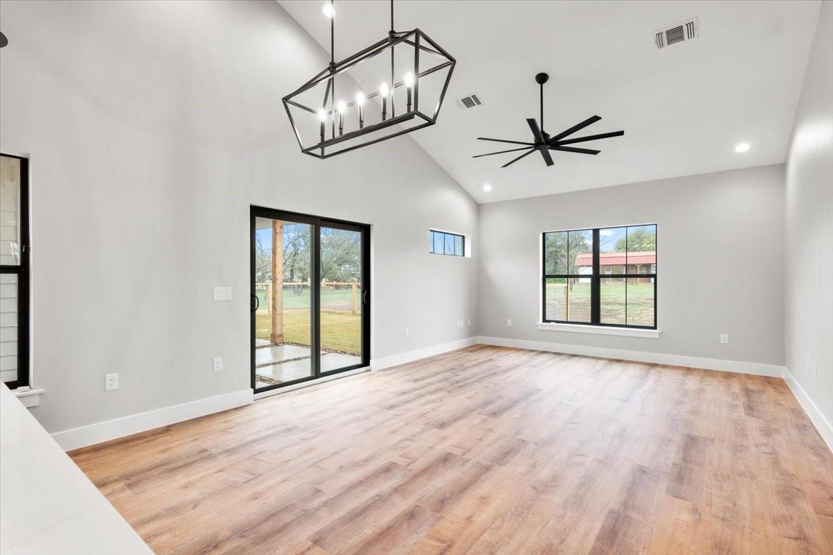 205 N Avenue, Johnson City, TX 78636