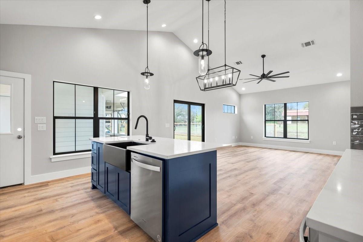 205 N Avenue, Johnson City, TX 78636