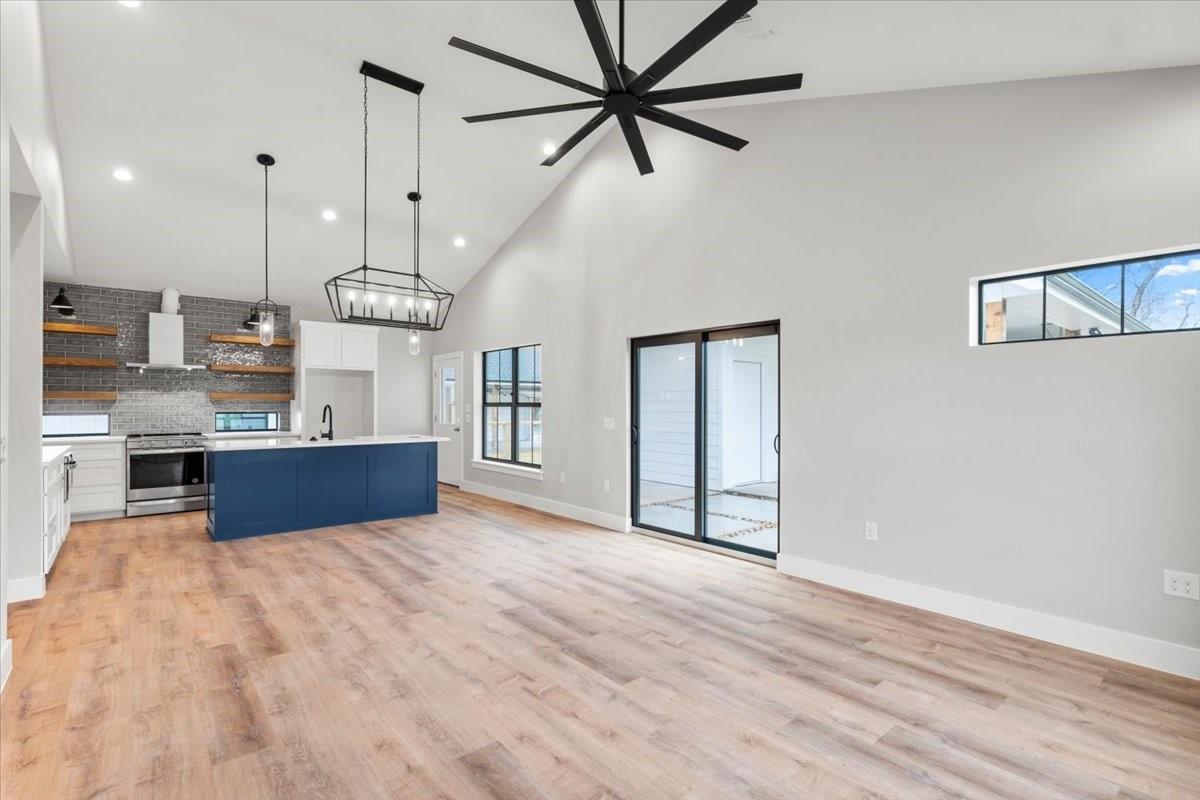 205 N Avenue, Johnson City, TX 78636