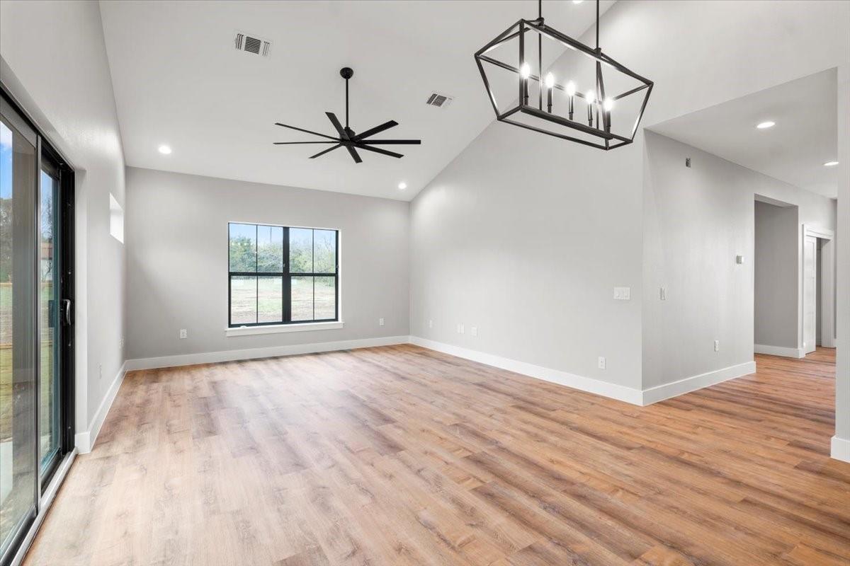 205 N Avenue, Johnson City, TX 78636