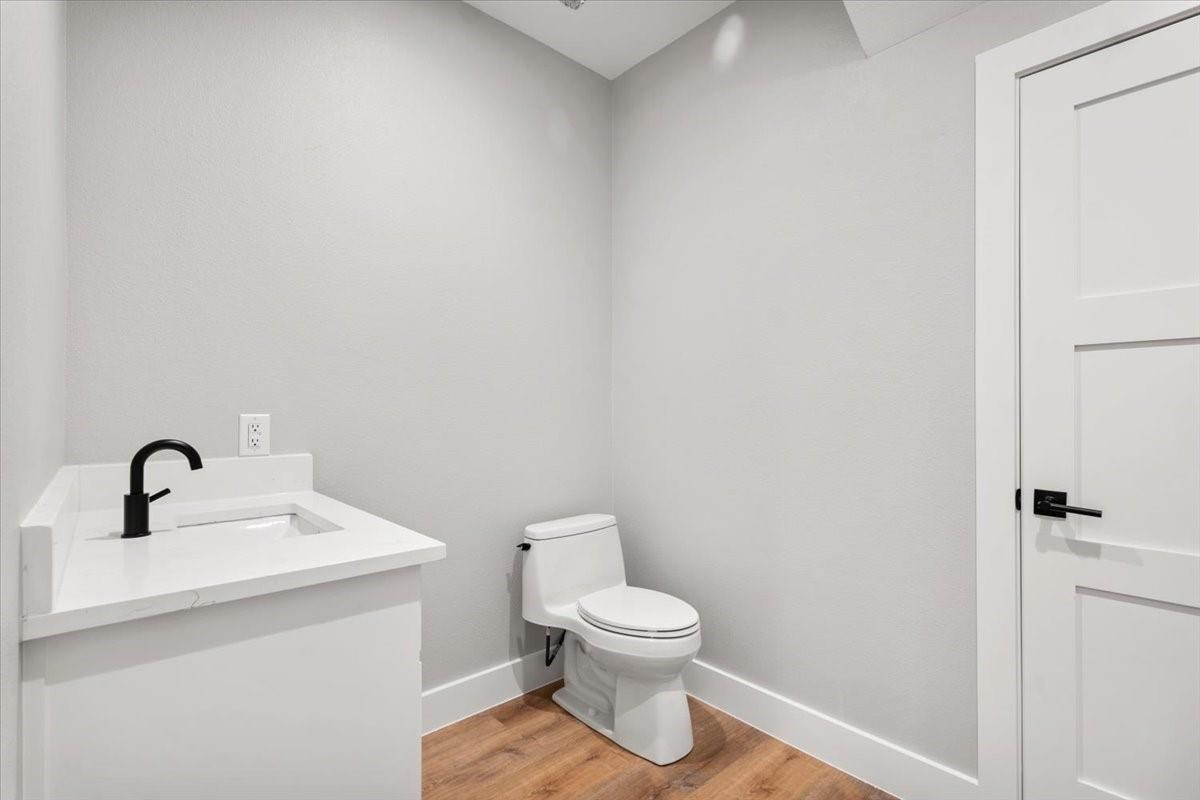 205 N Avenue, Johnson City, TX 78636