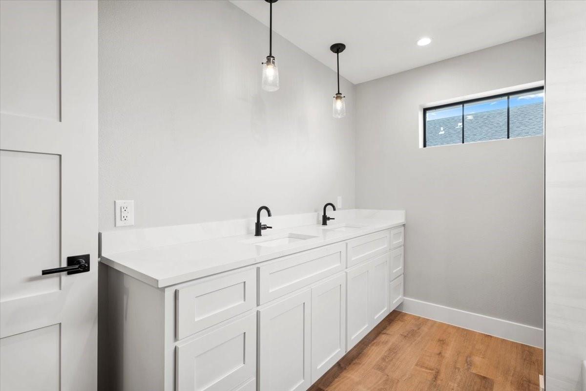 205 N Avenue, Johnson City, TX 78636