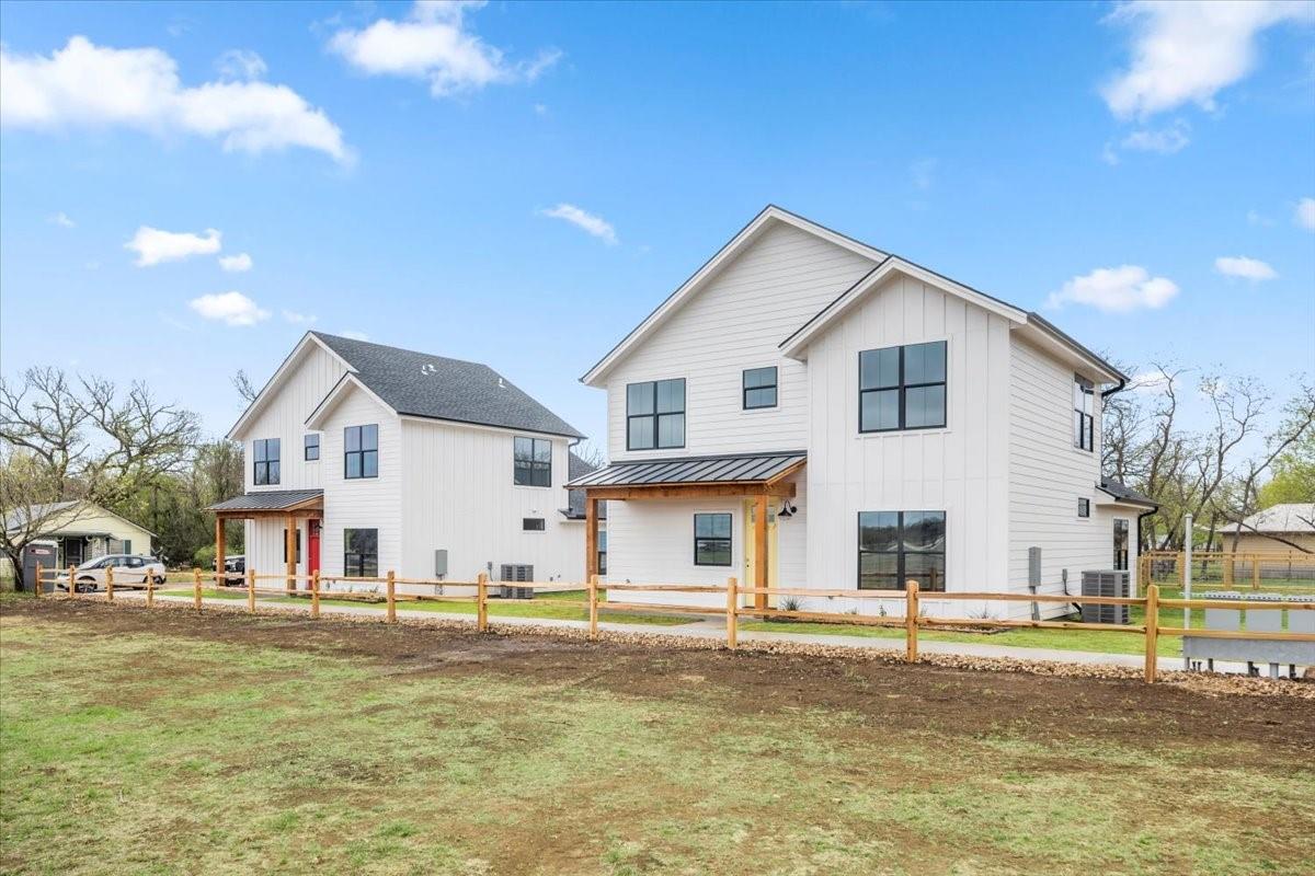 205 N Avenue, Johnson City, TX 78636