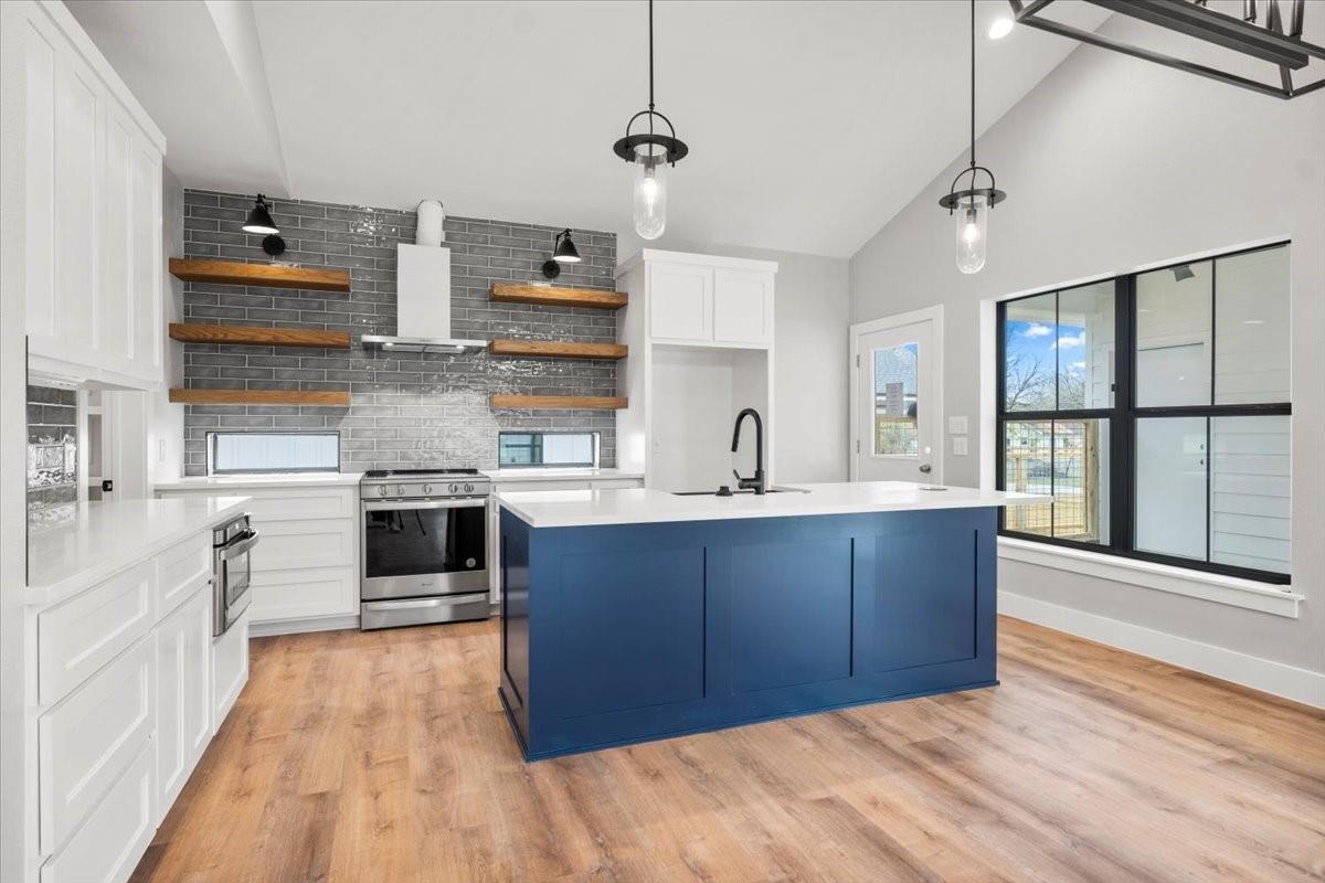 205 N Avenue, Johnson City, TX 78636