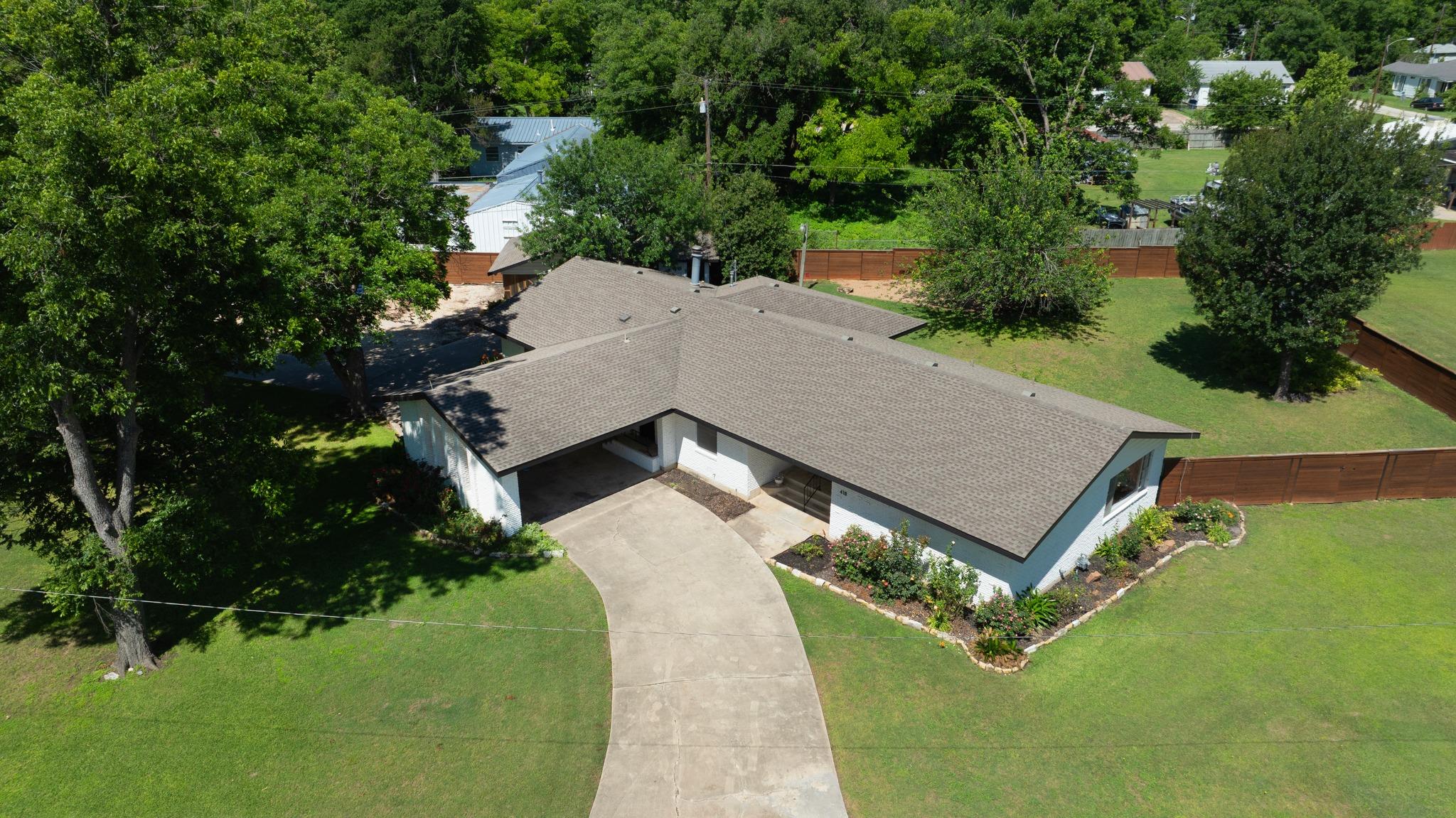 418 S Main St, Thrall, TX 76578