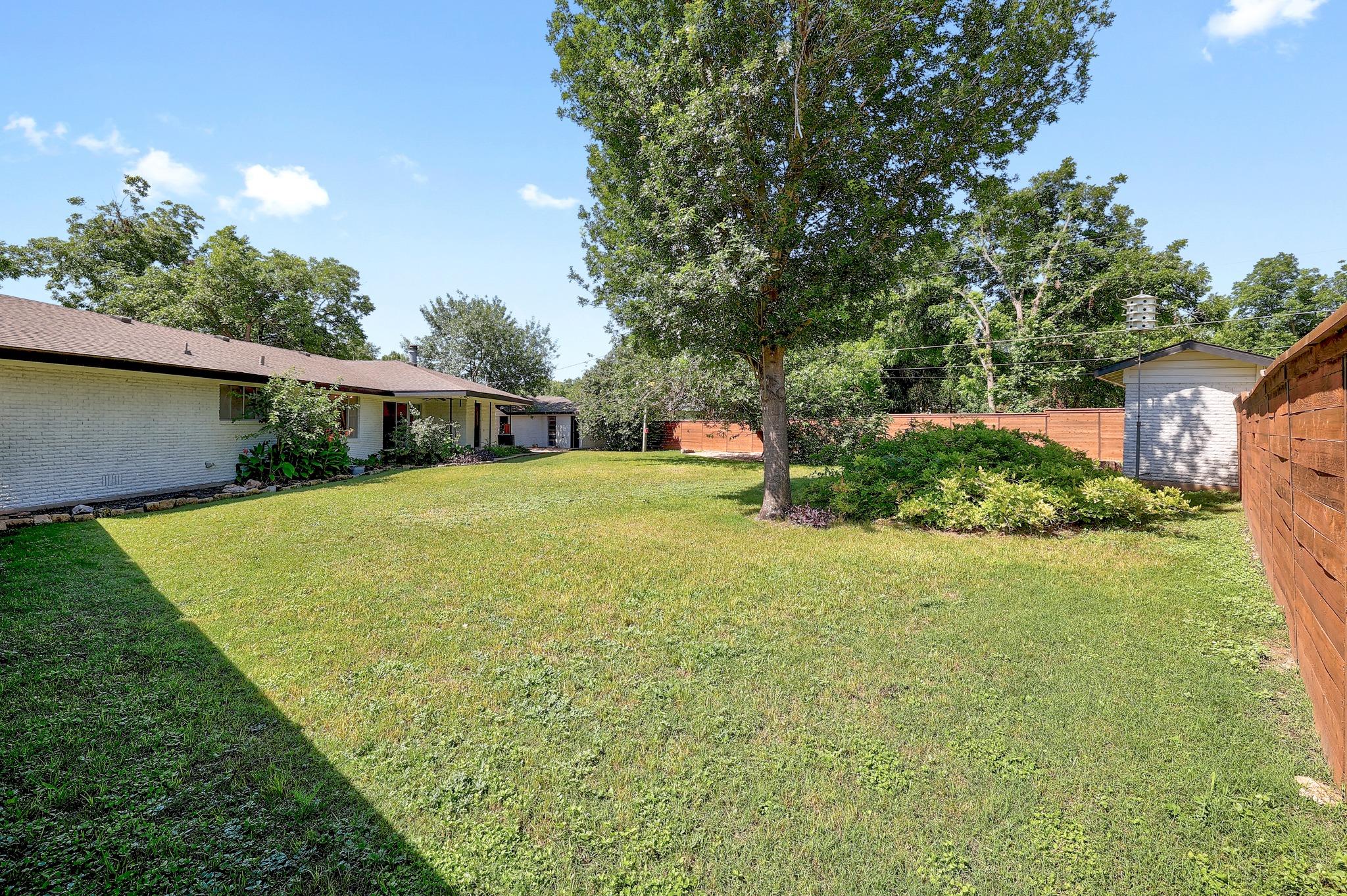 418 S Main St, Thrall, TX 76578