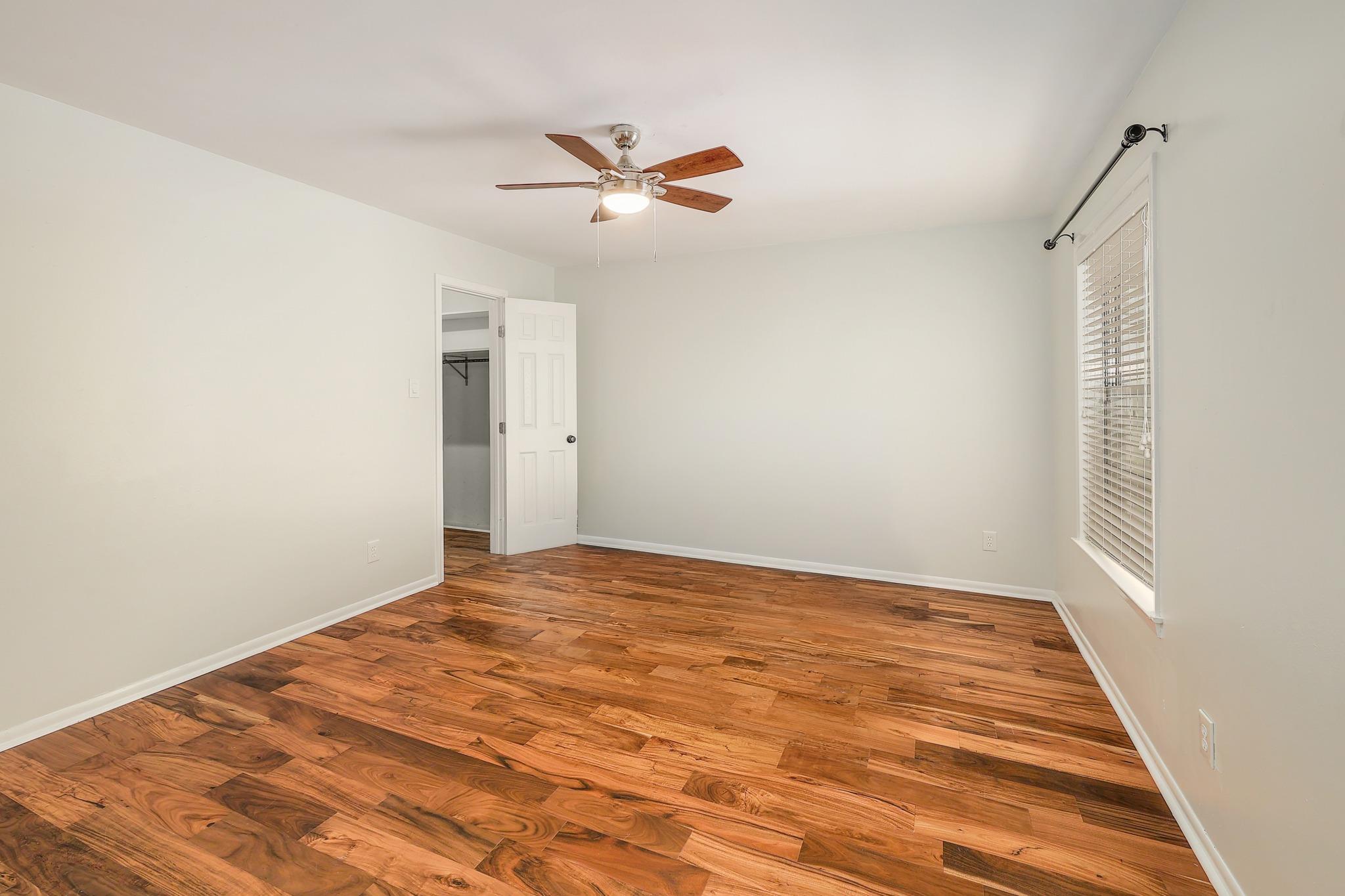 418 S Main St, Thrall, TX 76578