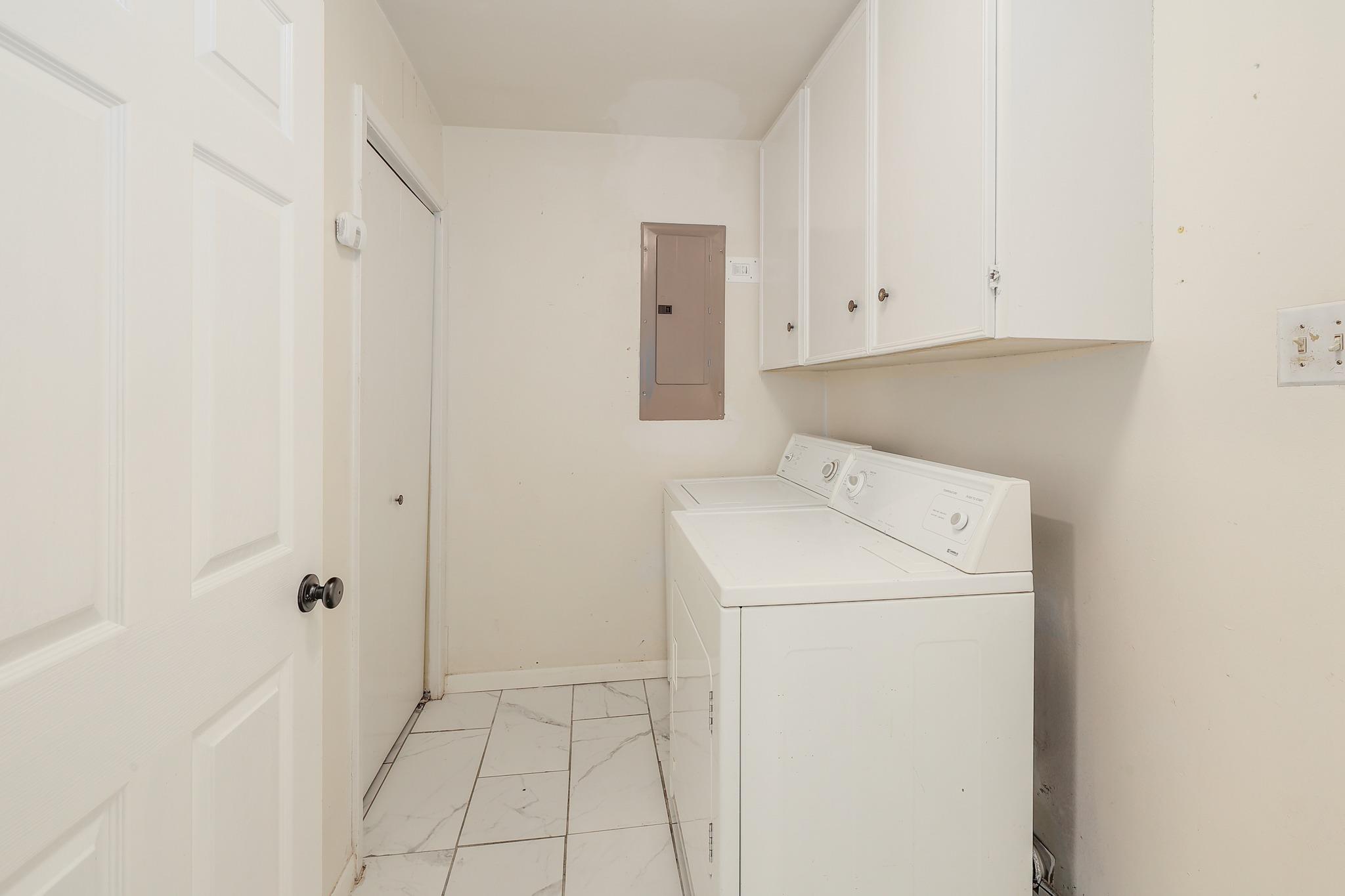 418 S Main St, Thrall, TX 76578