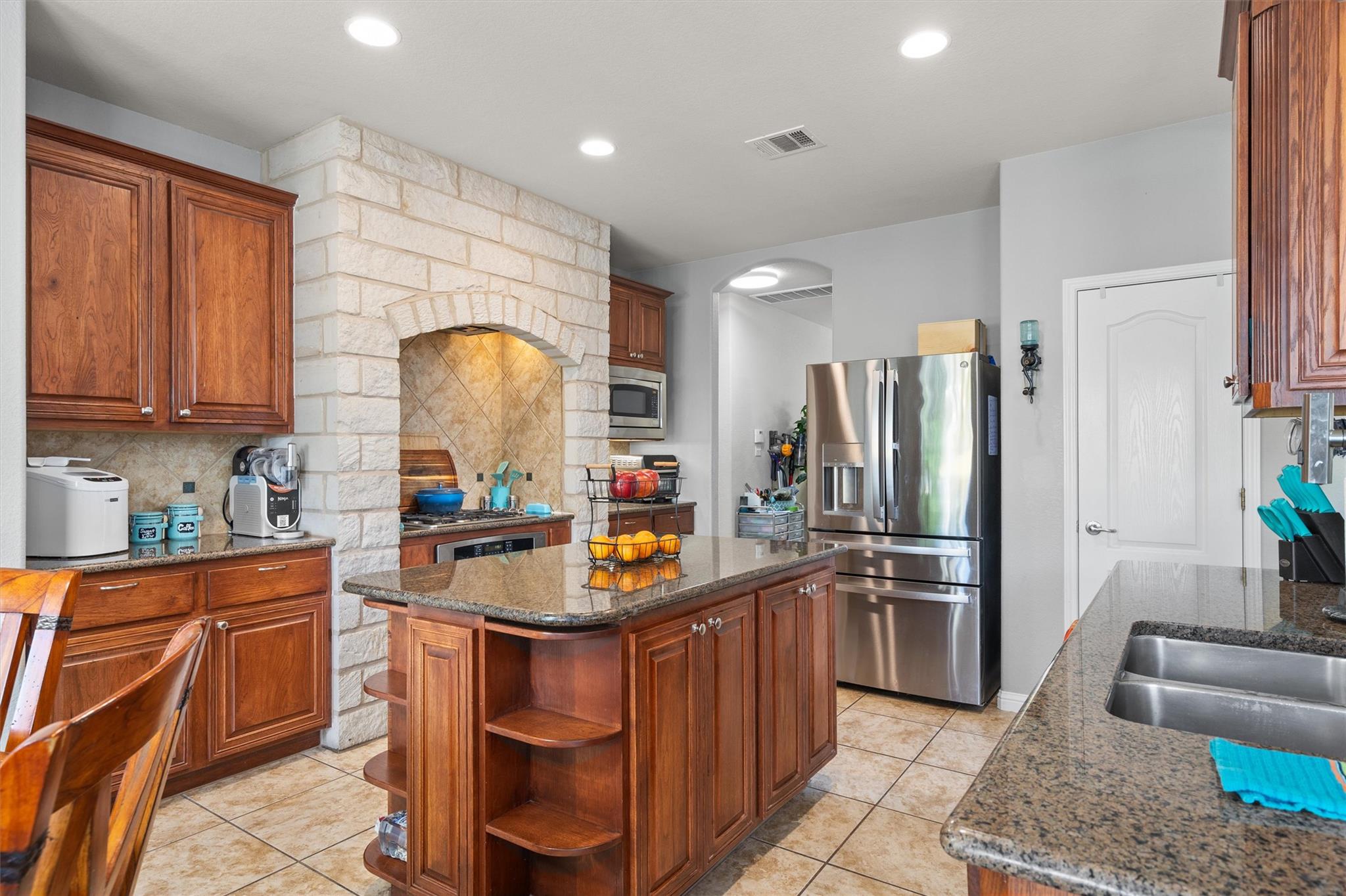 1008 Placid Creek Ct, Round Rock, TX 78665