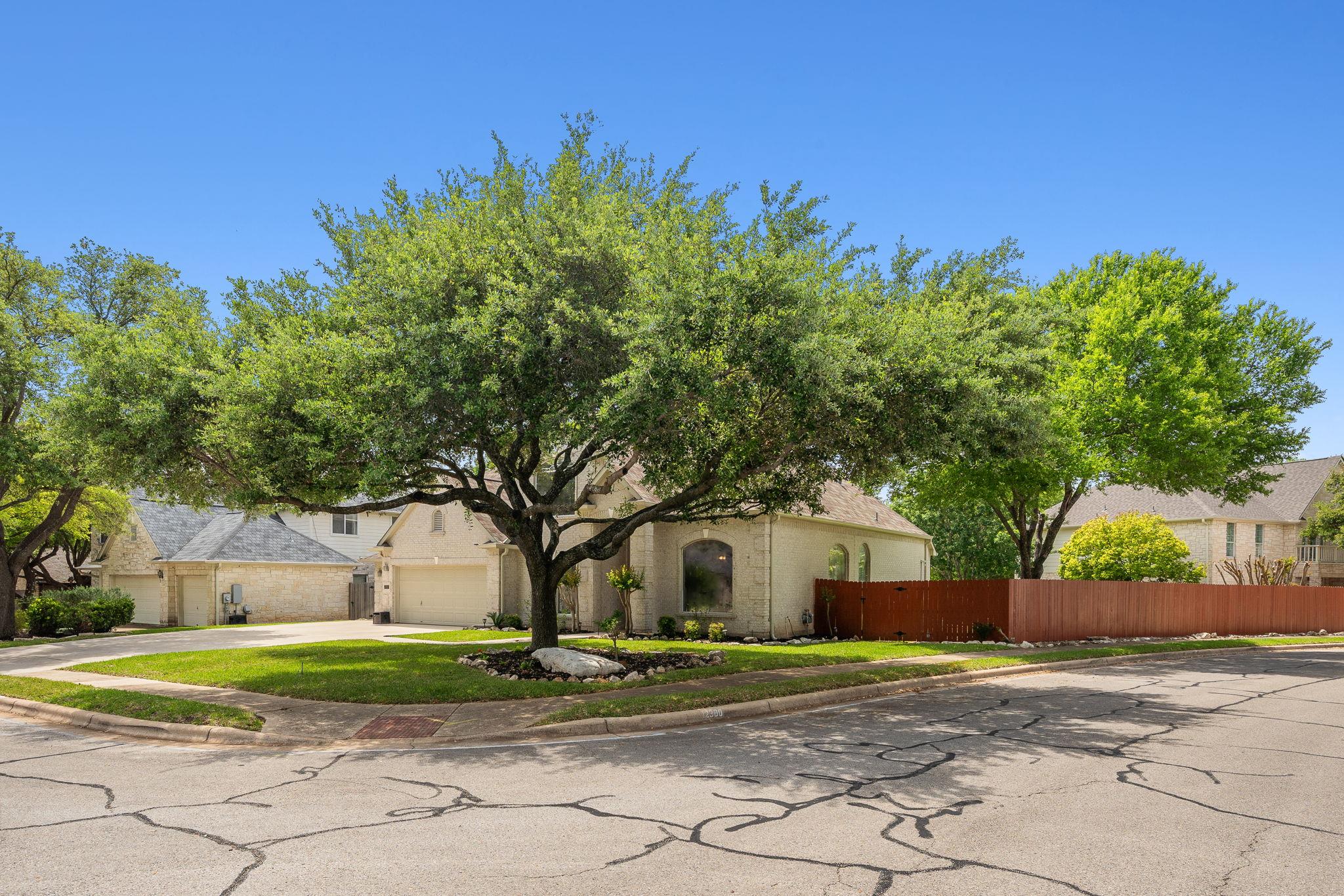 2300 Falkirk Cv, Round Rock, TX 78681