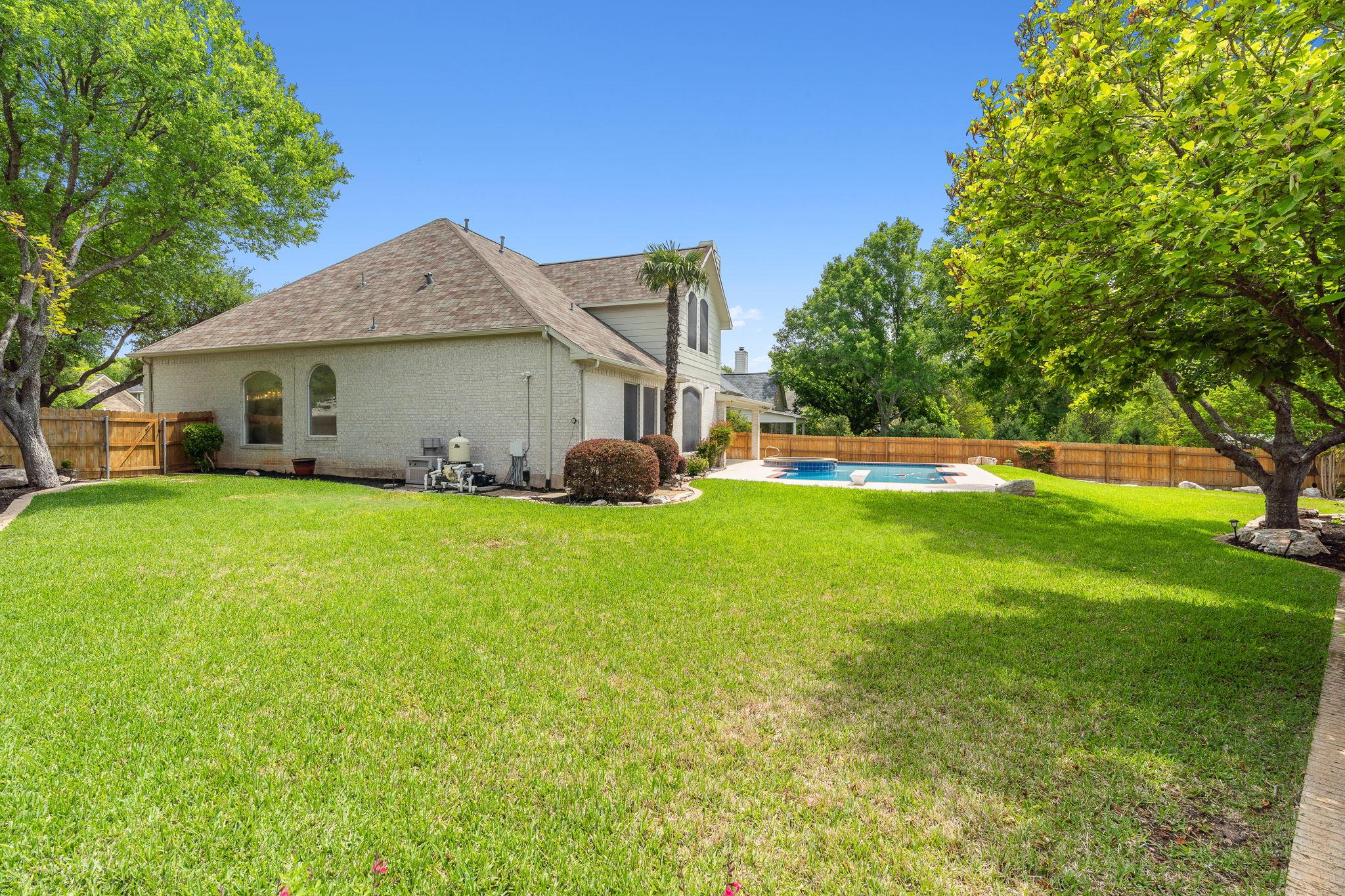 2300 Falkirk Cv, Round Rock, TX 78681
