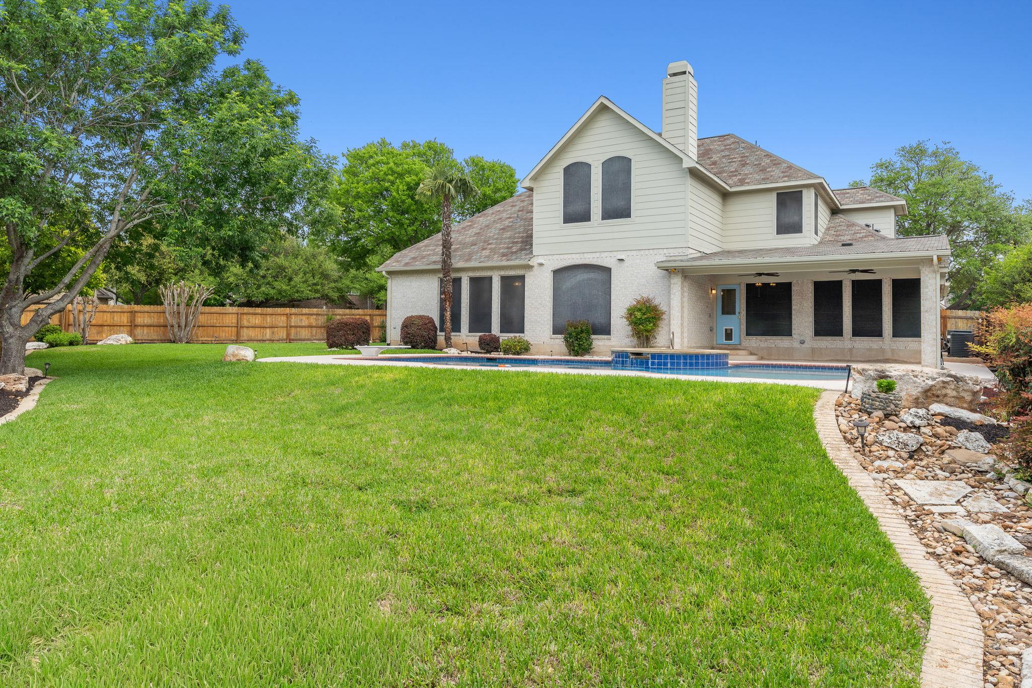 2300 Falkirk Cv, Round Rock, TX 78681