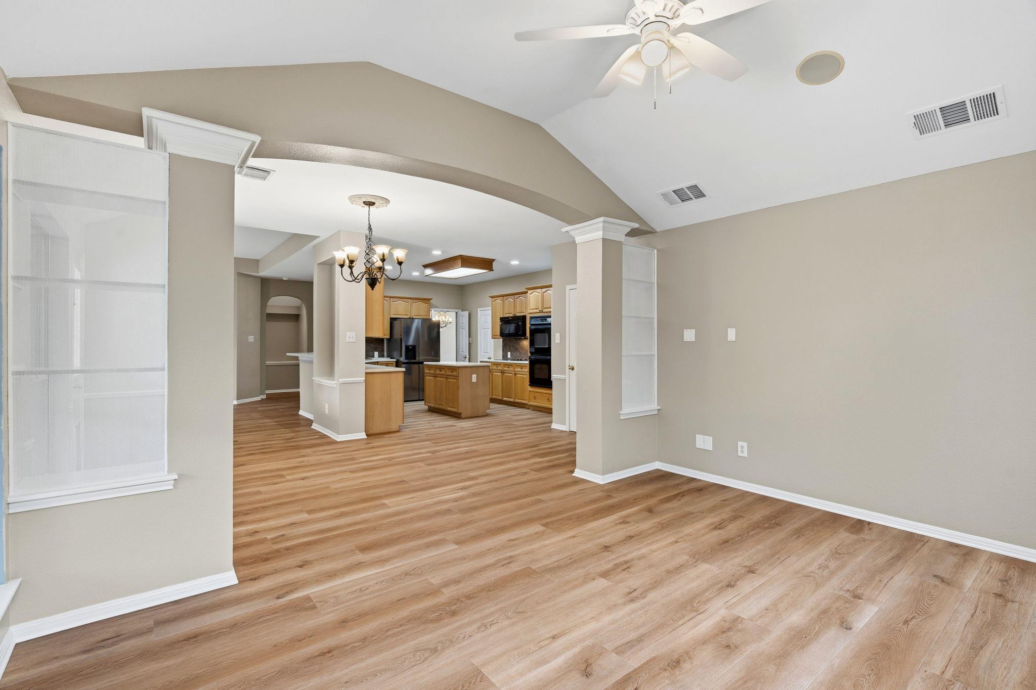 2300 Falkirk Cv, Round Rock, TX 78681