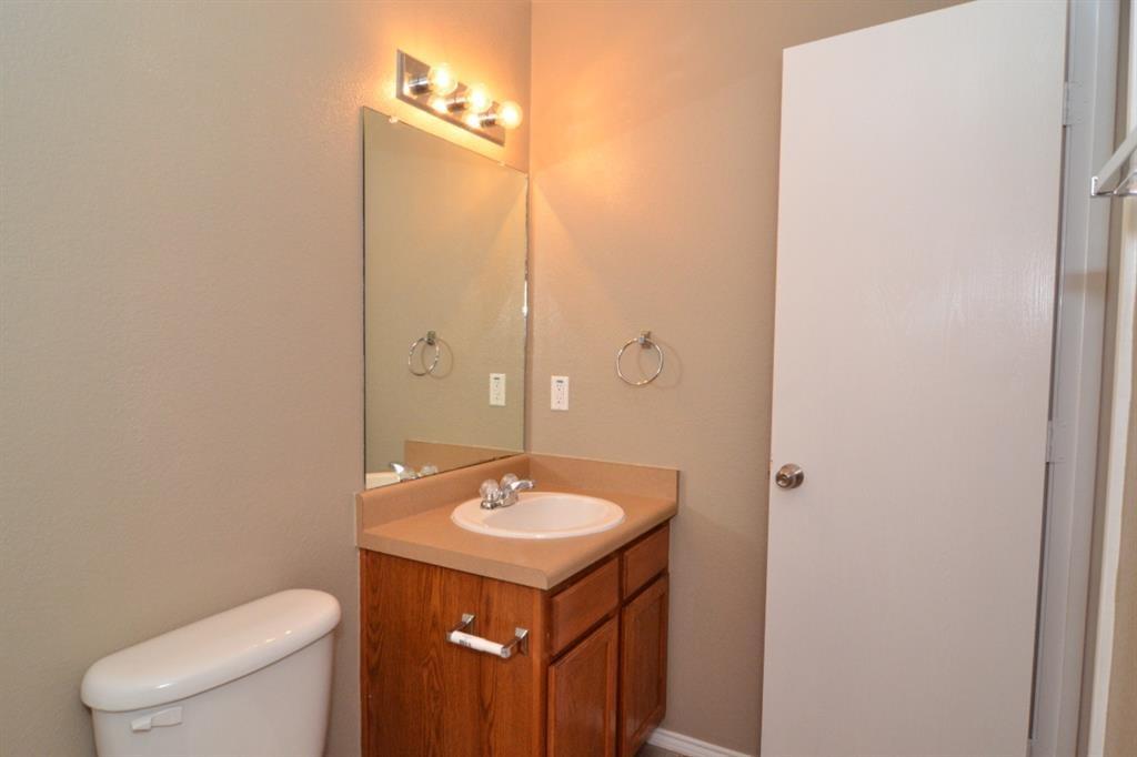 806 Municipal Dr, Leander, TX 78641