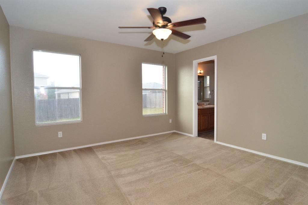 806 Municipal Dr, Leander, TX 78641