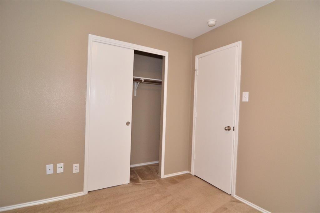 806 Municipal Dr, Leander, TX 78641