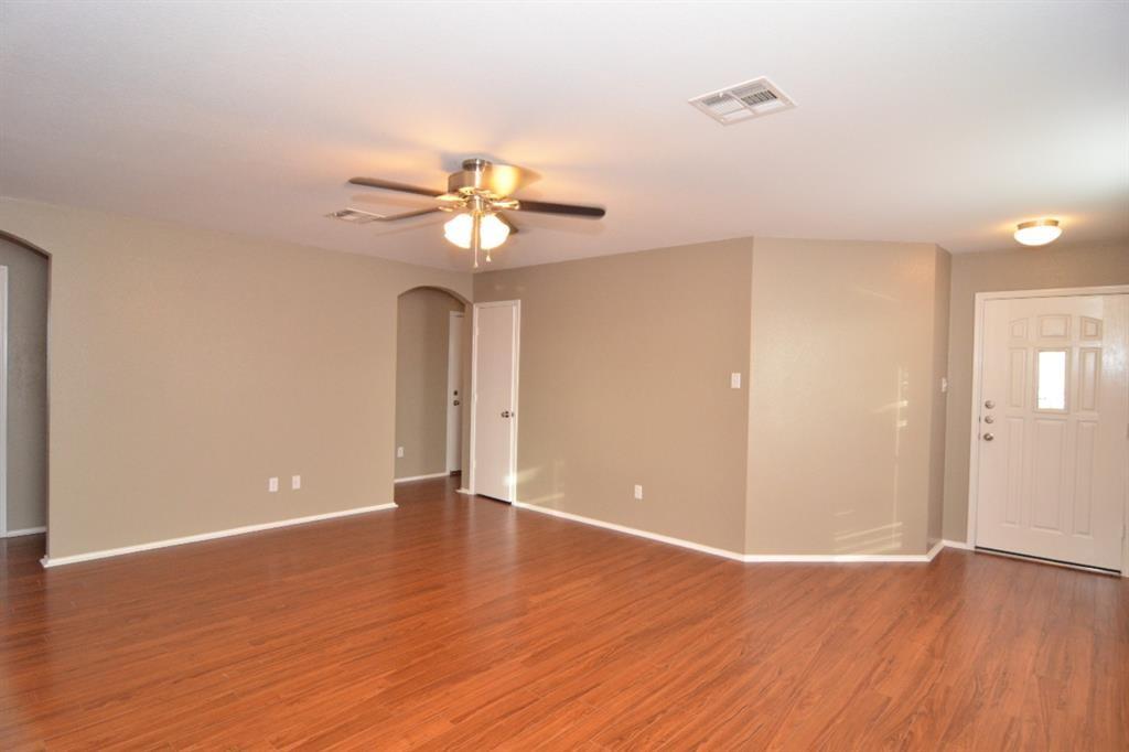 806 Municipal Dr, Leander, TX 78641