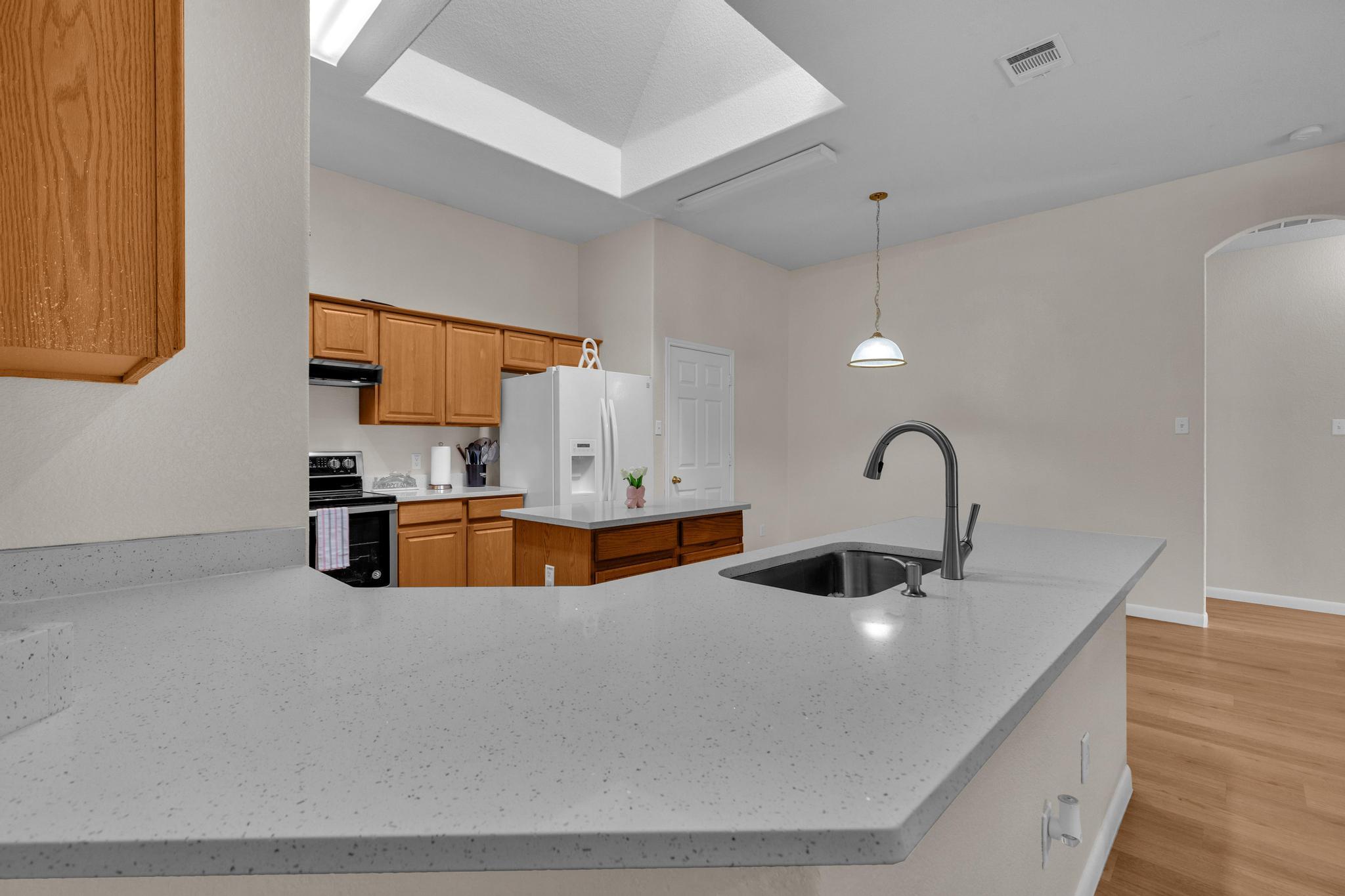 506 Carol Dr, Hutto, TX 78634