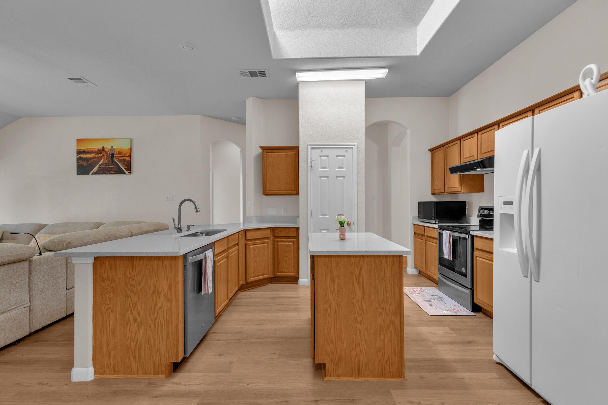 506 Carol Dr, Hutto, TX 78634