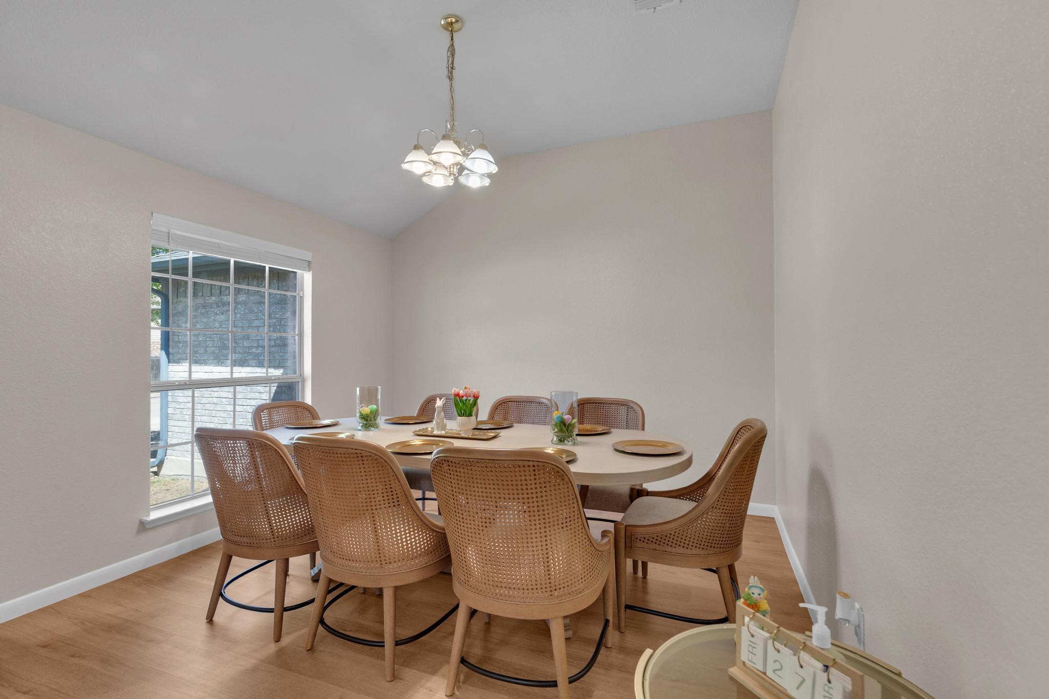 506 Carol Dr, Hutto, TX 78634