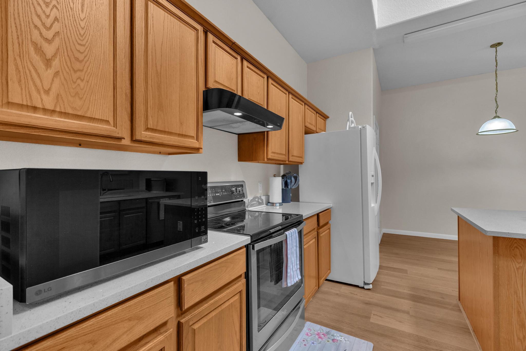 506 Carol Dr, Hutto, TX 78634