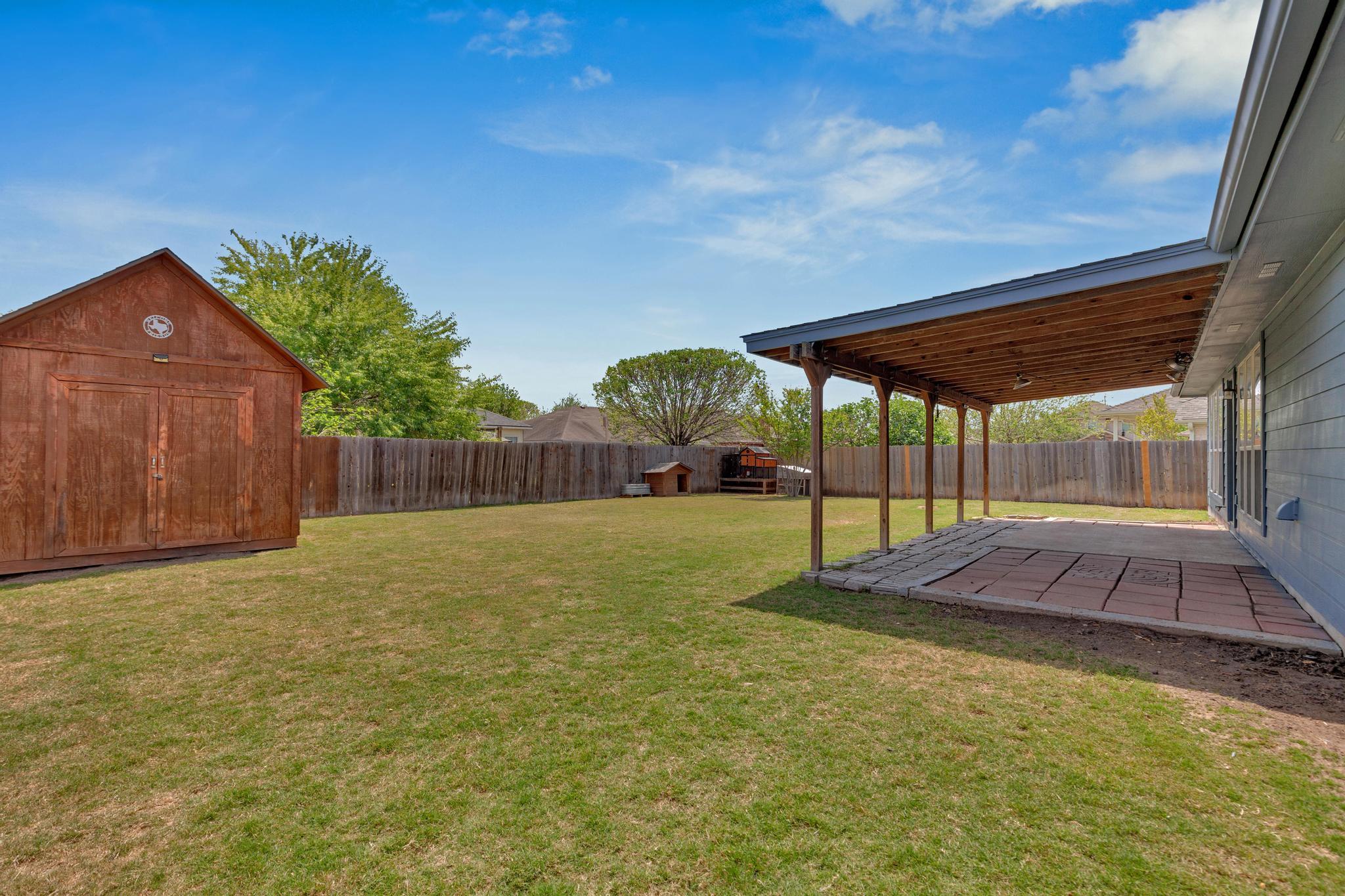 506 Carol Dr, Hutto, TX 78634