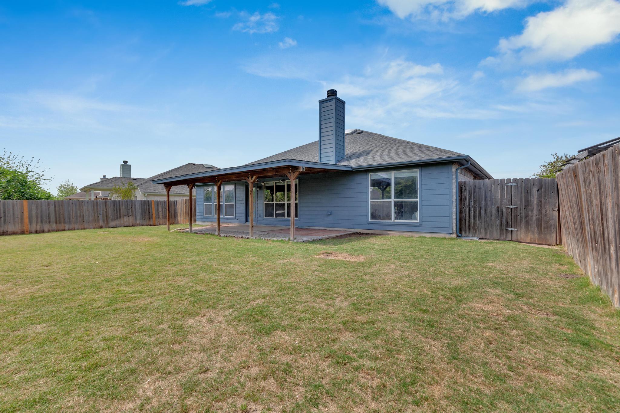 506 Carol Dr, Hutto, TX 78634