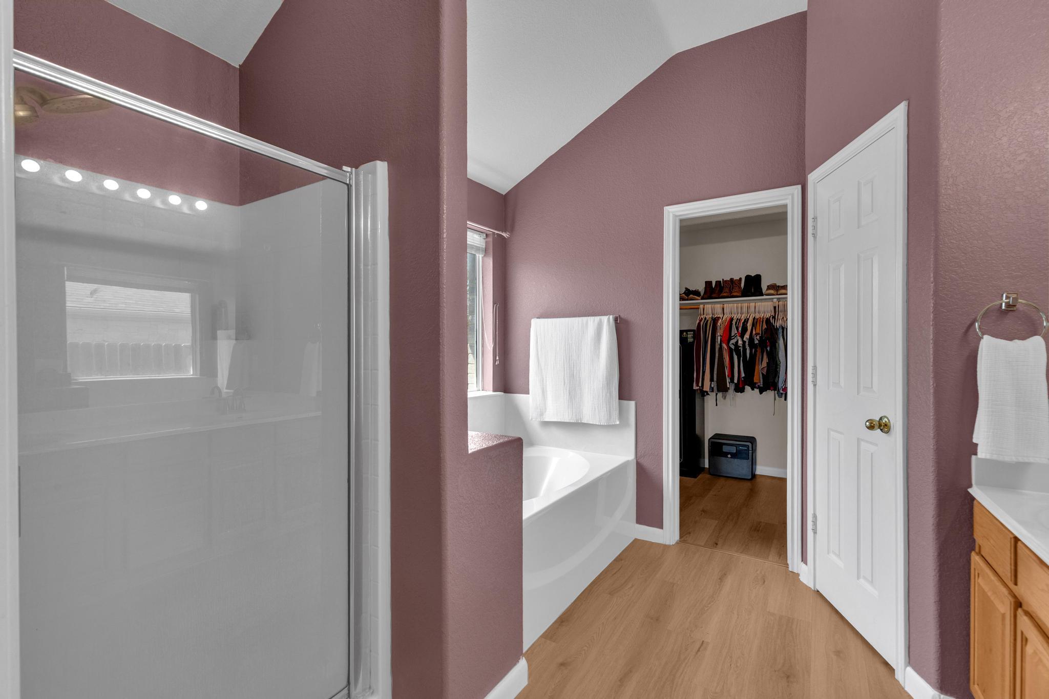 506 Carol Dr, Hutto, TX 78634