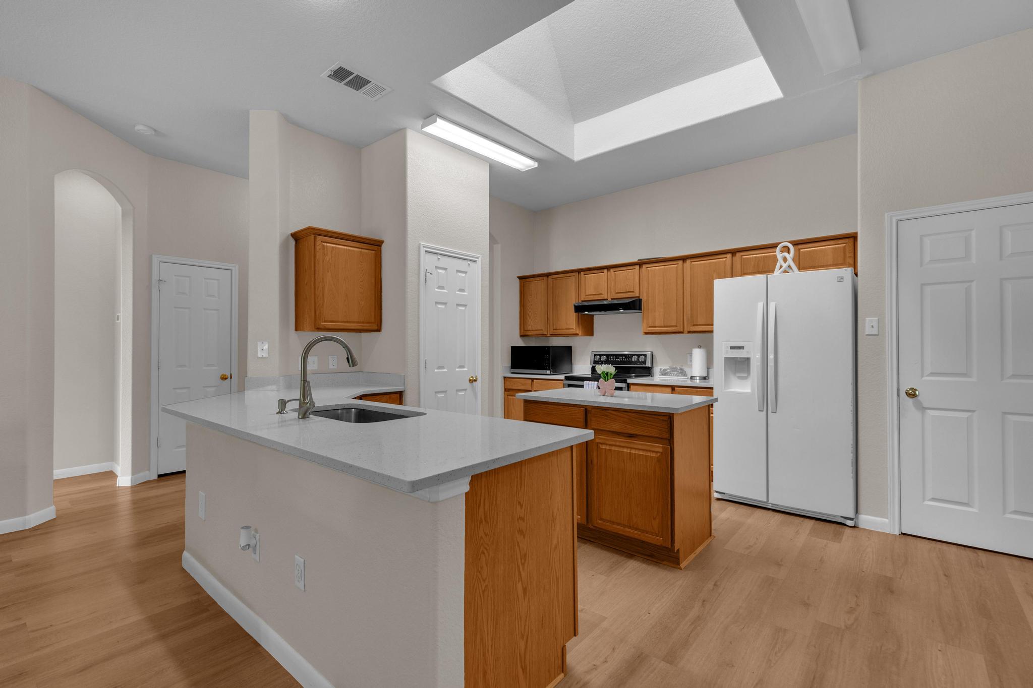 506 Carol Dr, Hutto, TX 78634