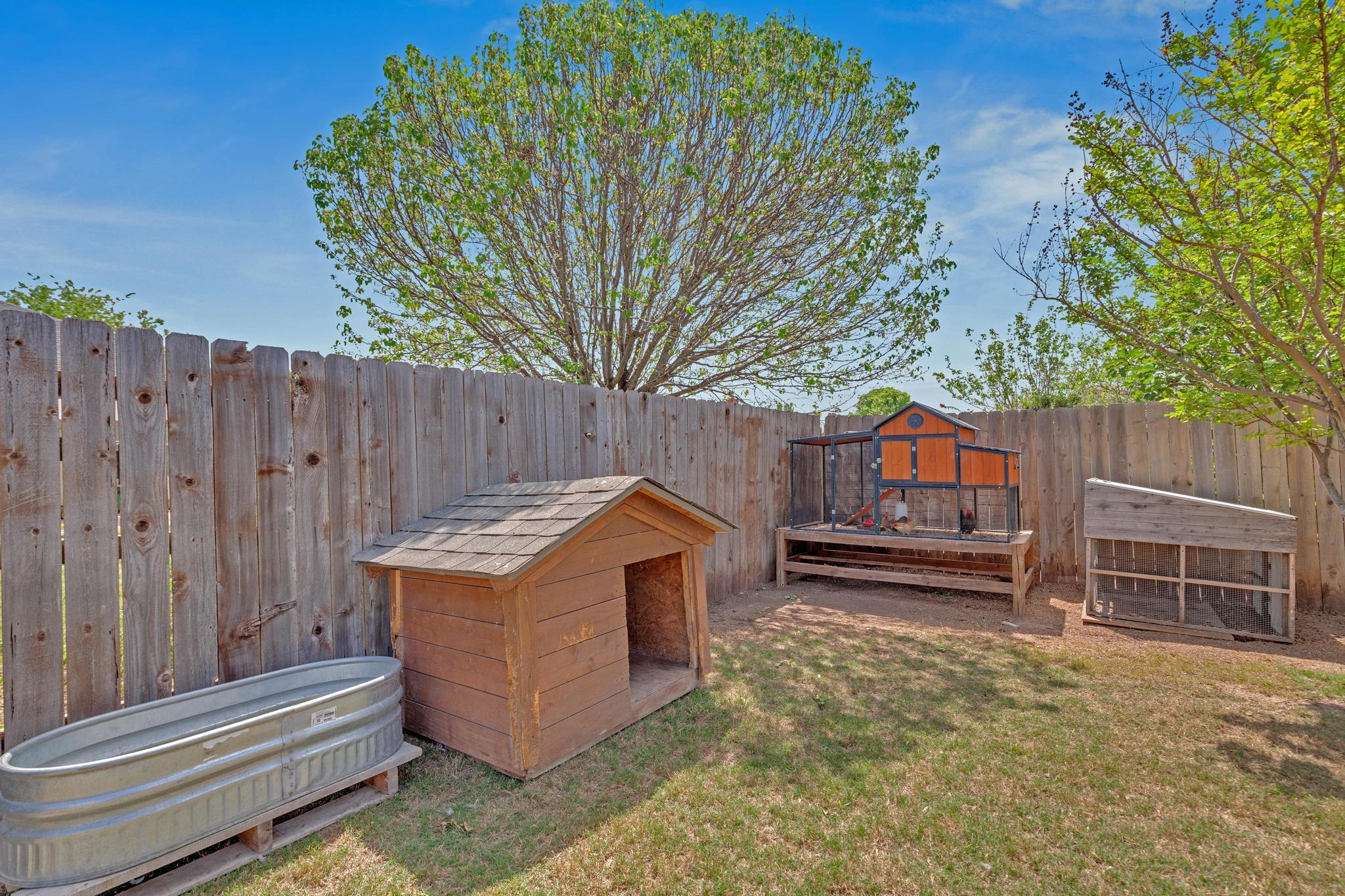 506 Carol Dr, Hutto, TX 78634